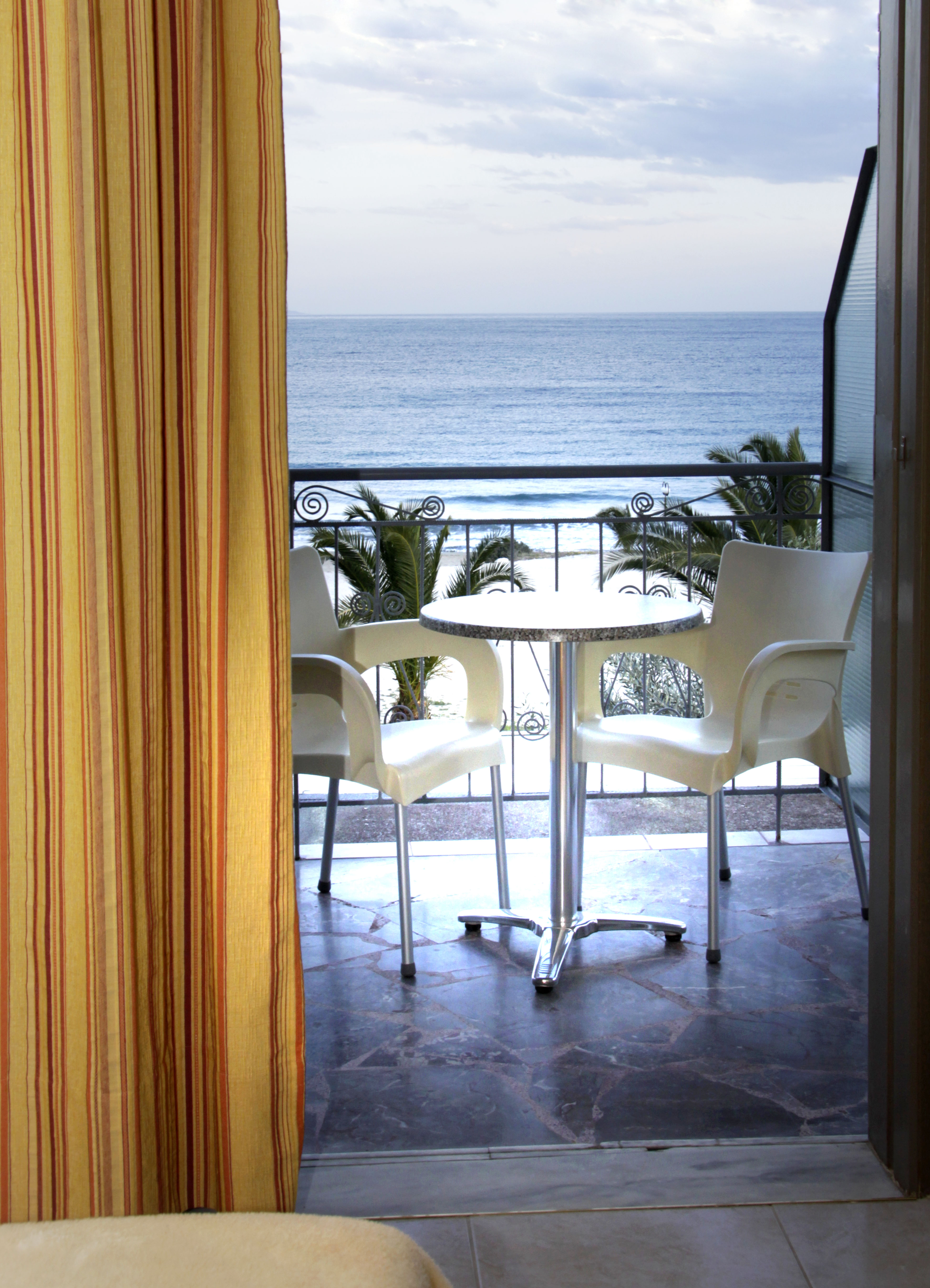 Golden Beach Tolo