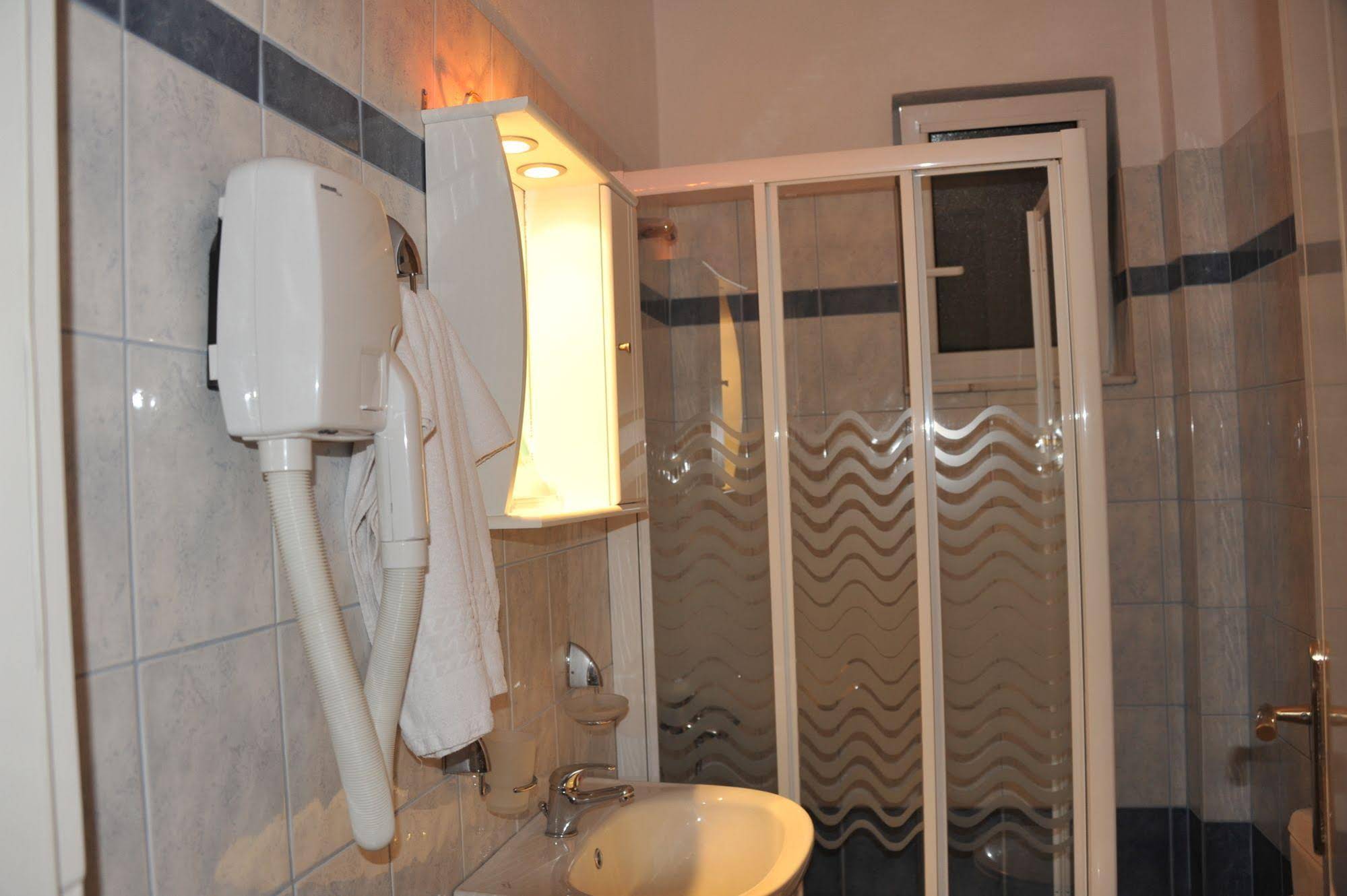 Ceragio Hotel & Apartments