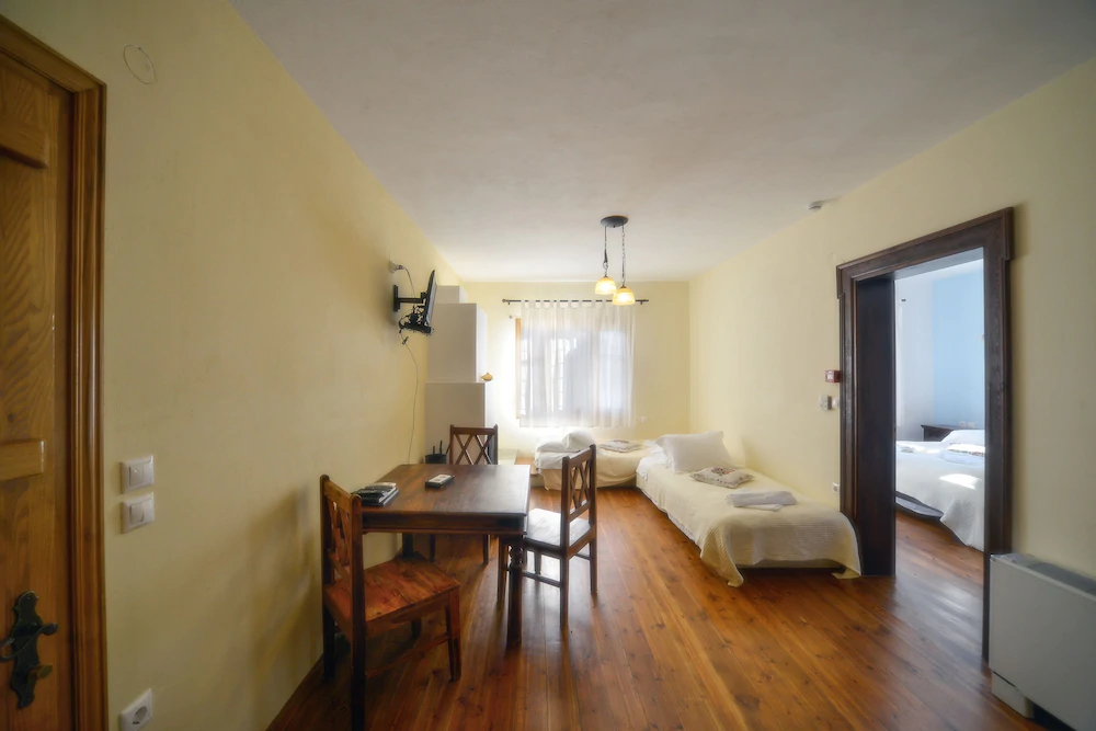 Eos Traditional Guesthouse