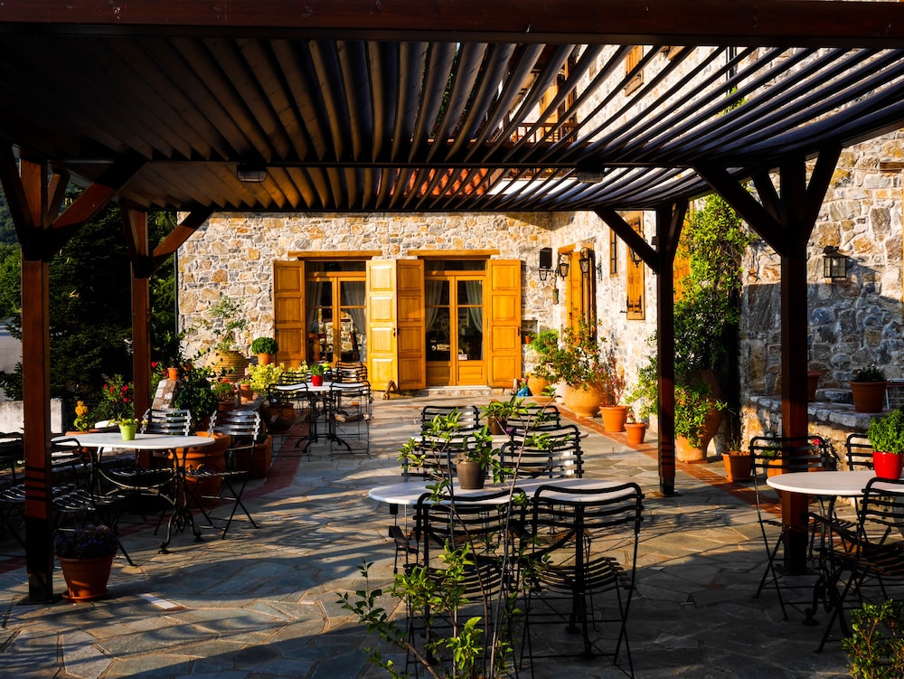 Eos Traditional Guesthouse