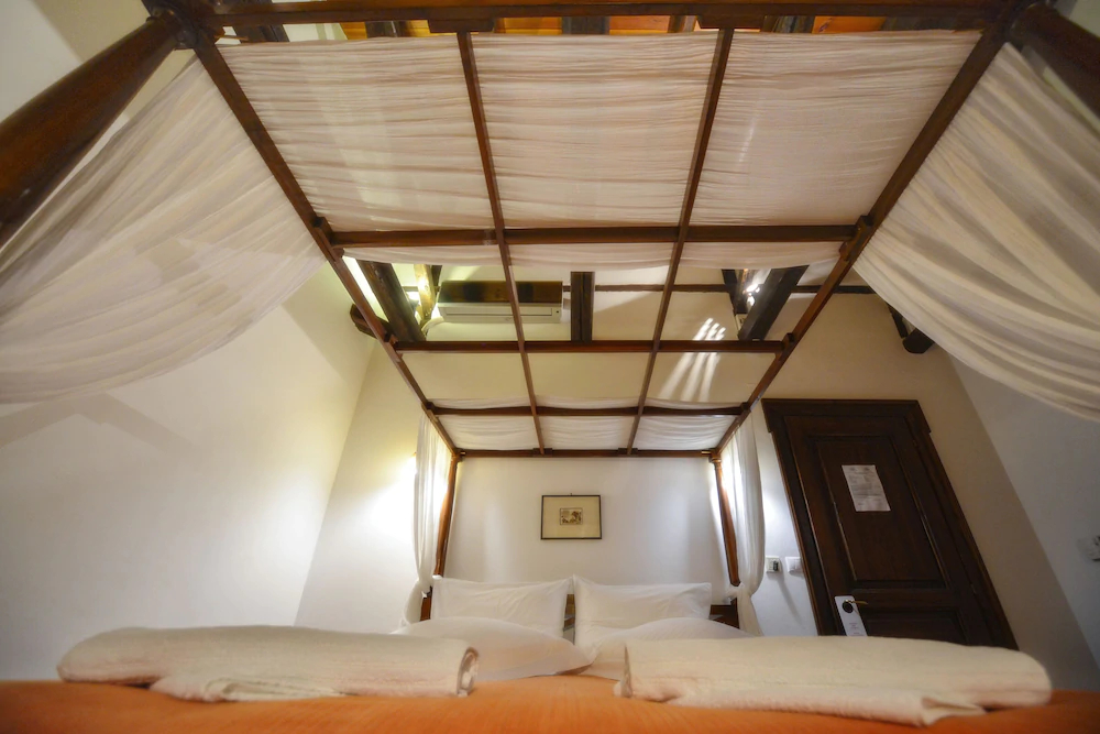 Eos Traditional Guesthouse