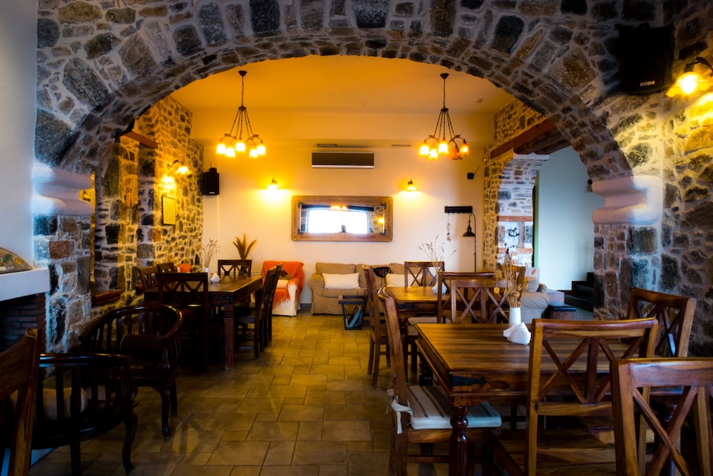 Eos Traditional Guesthouse