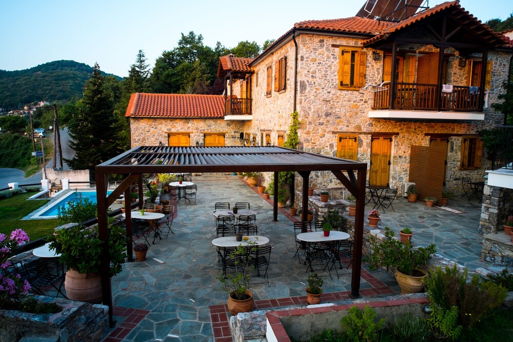 Eos Traditional Guesthouse