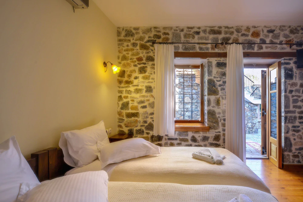 Eos Traditional Guesthouse