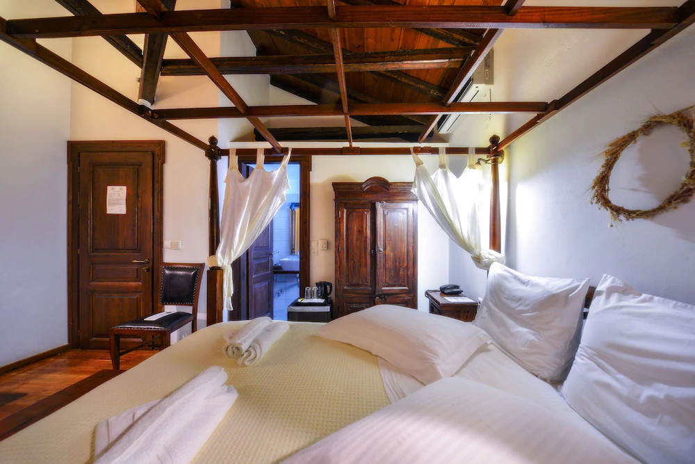 Eos Traditional Guesthouse