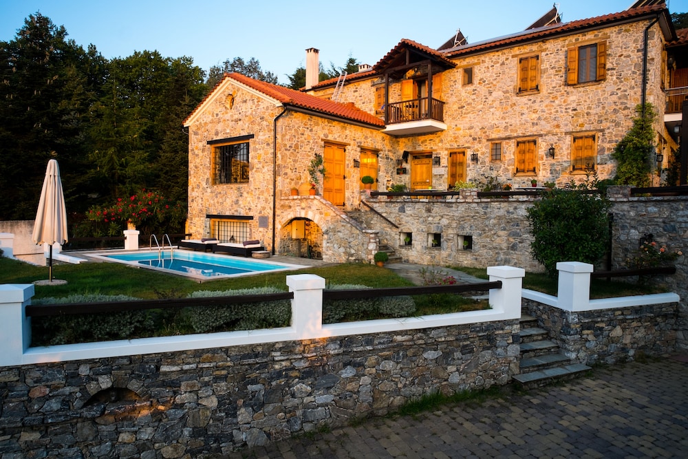 Eos Traditional Guesthouse