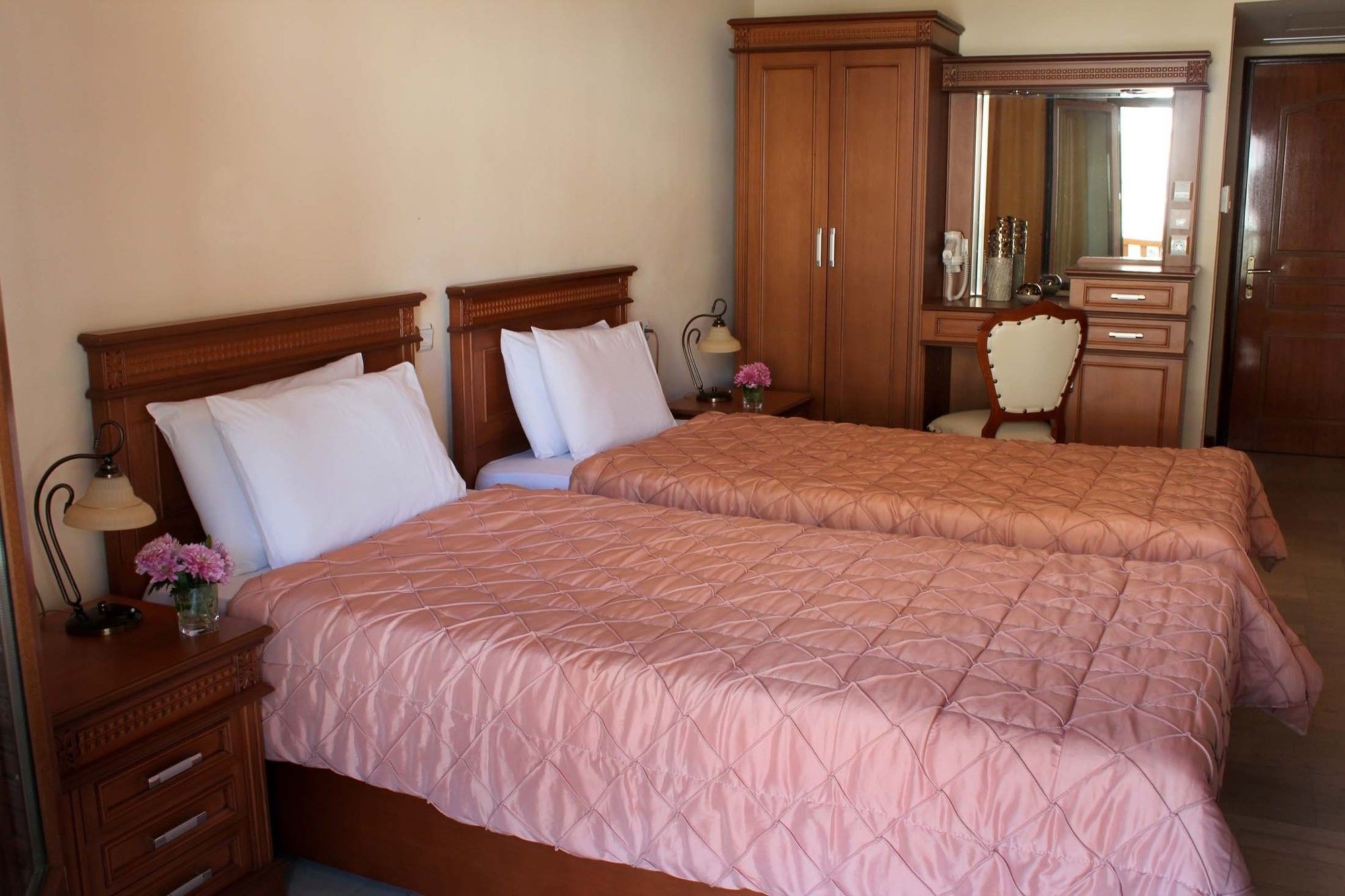Hotel Famissi