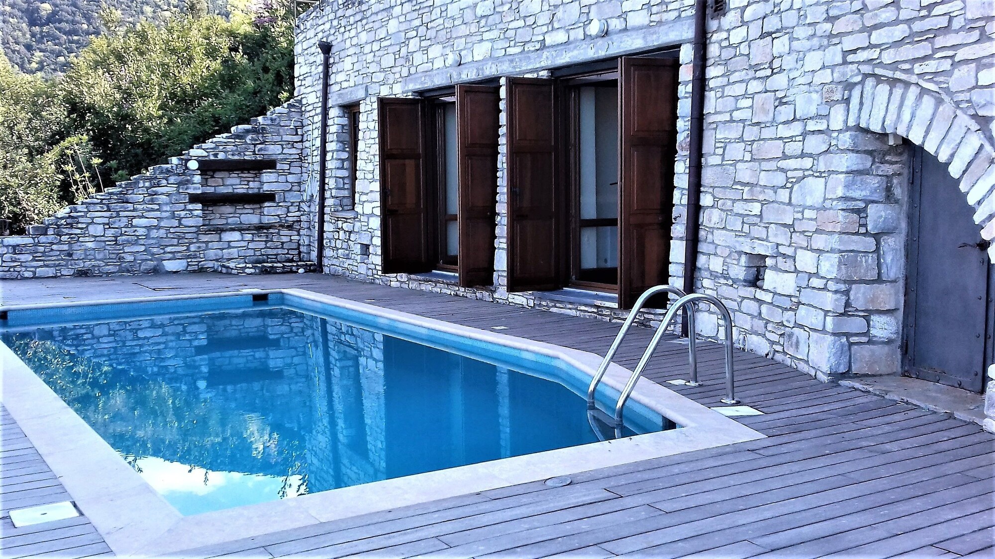 Dionysos Luxury Villa