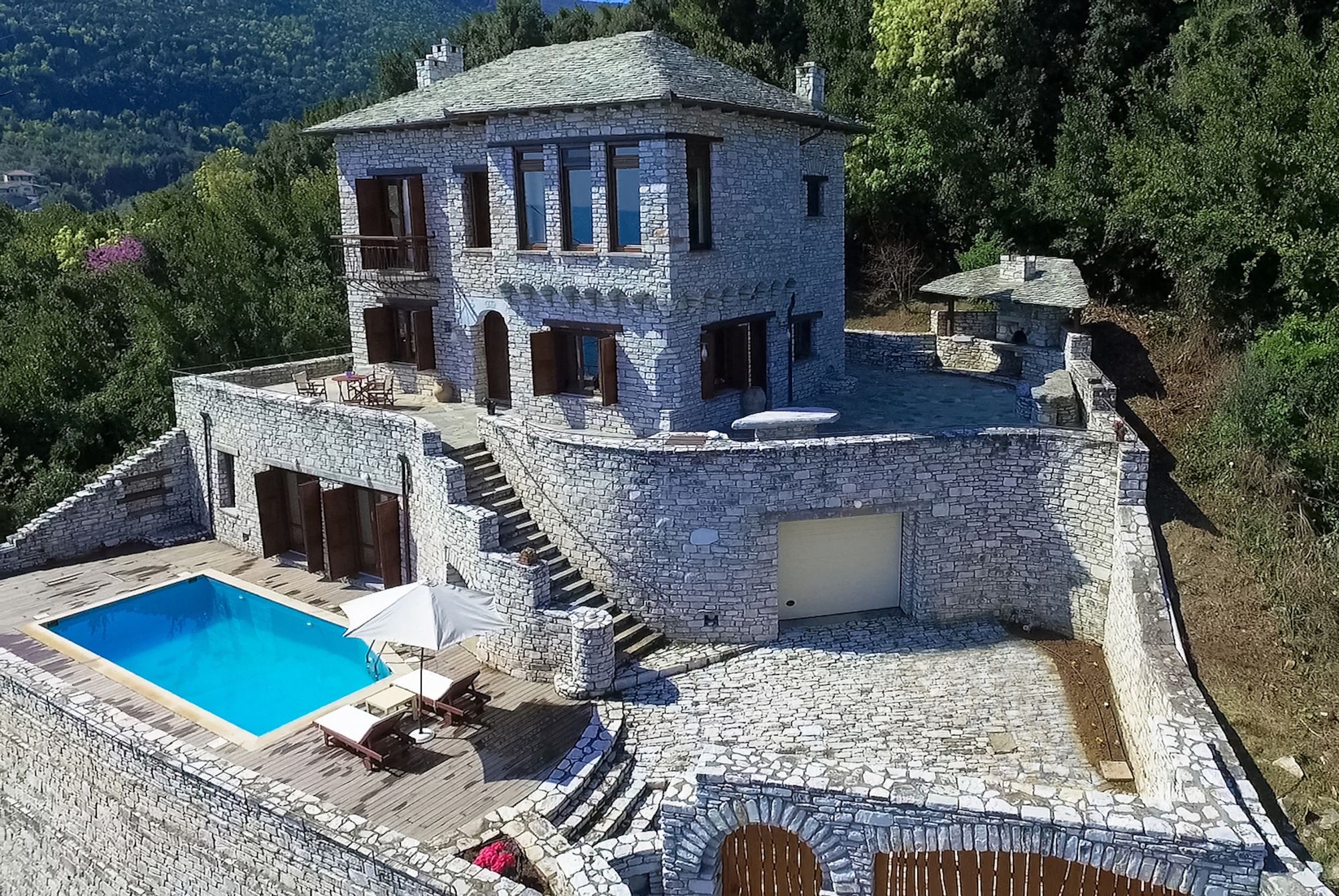 Dionysos Luxury Villa