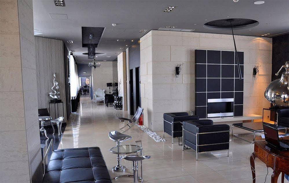 Gallery Art Hotel