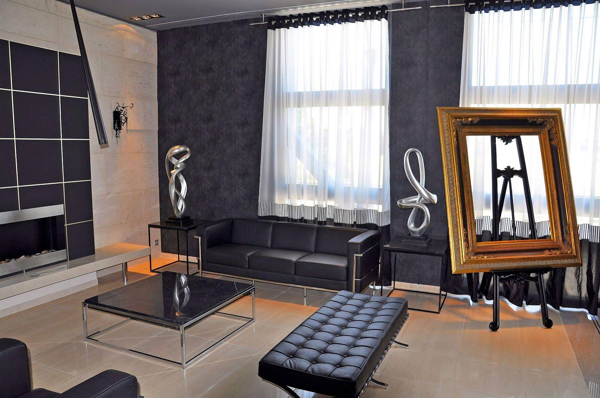 Gallery Art Hotel