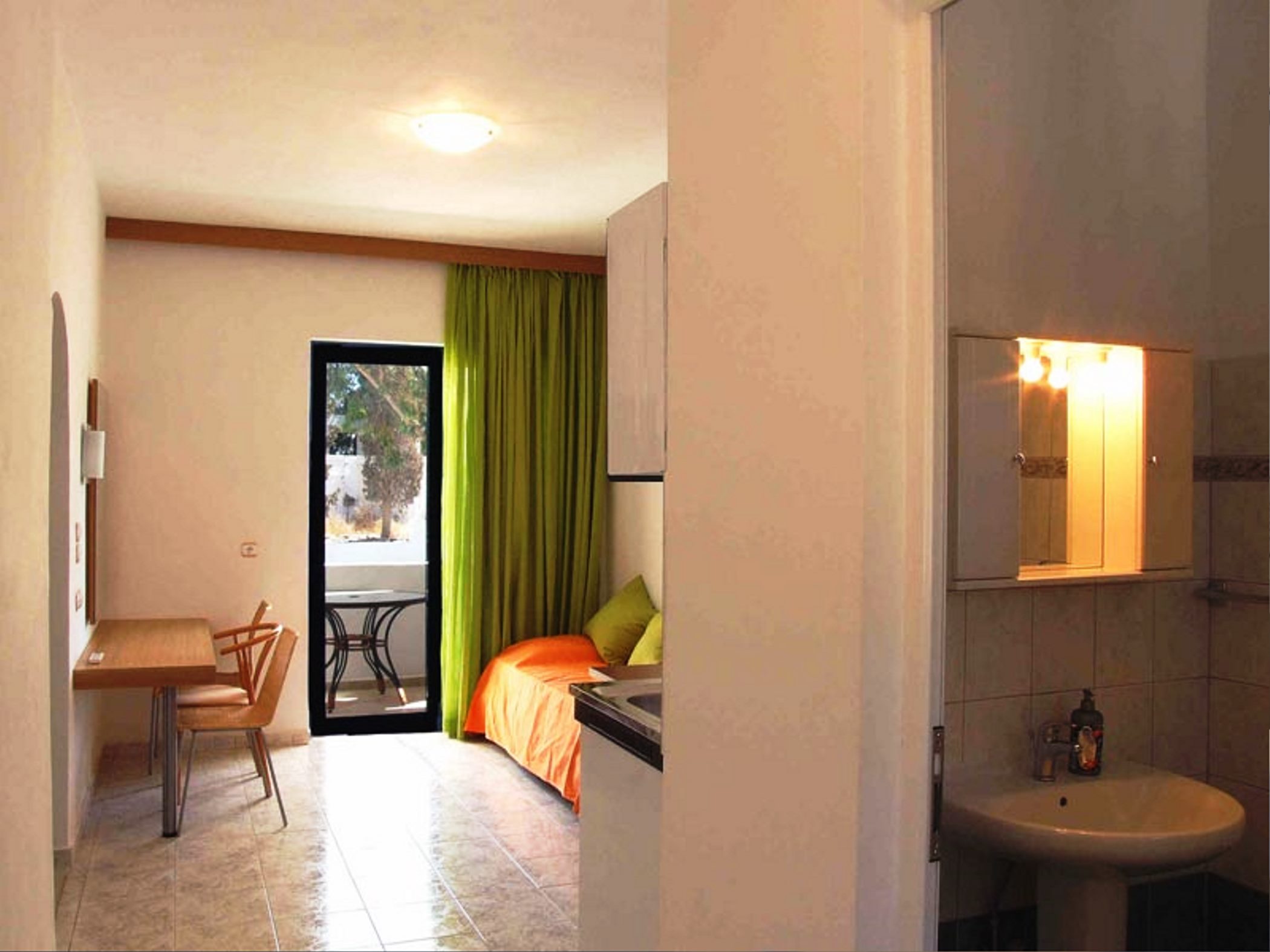 Irinoula Hotel Apartments