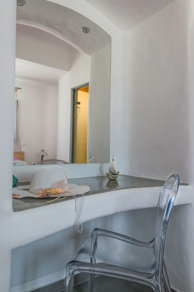 Aspronisi Luxury Villa