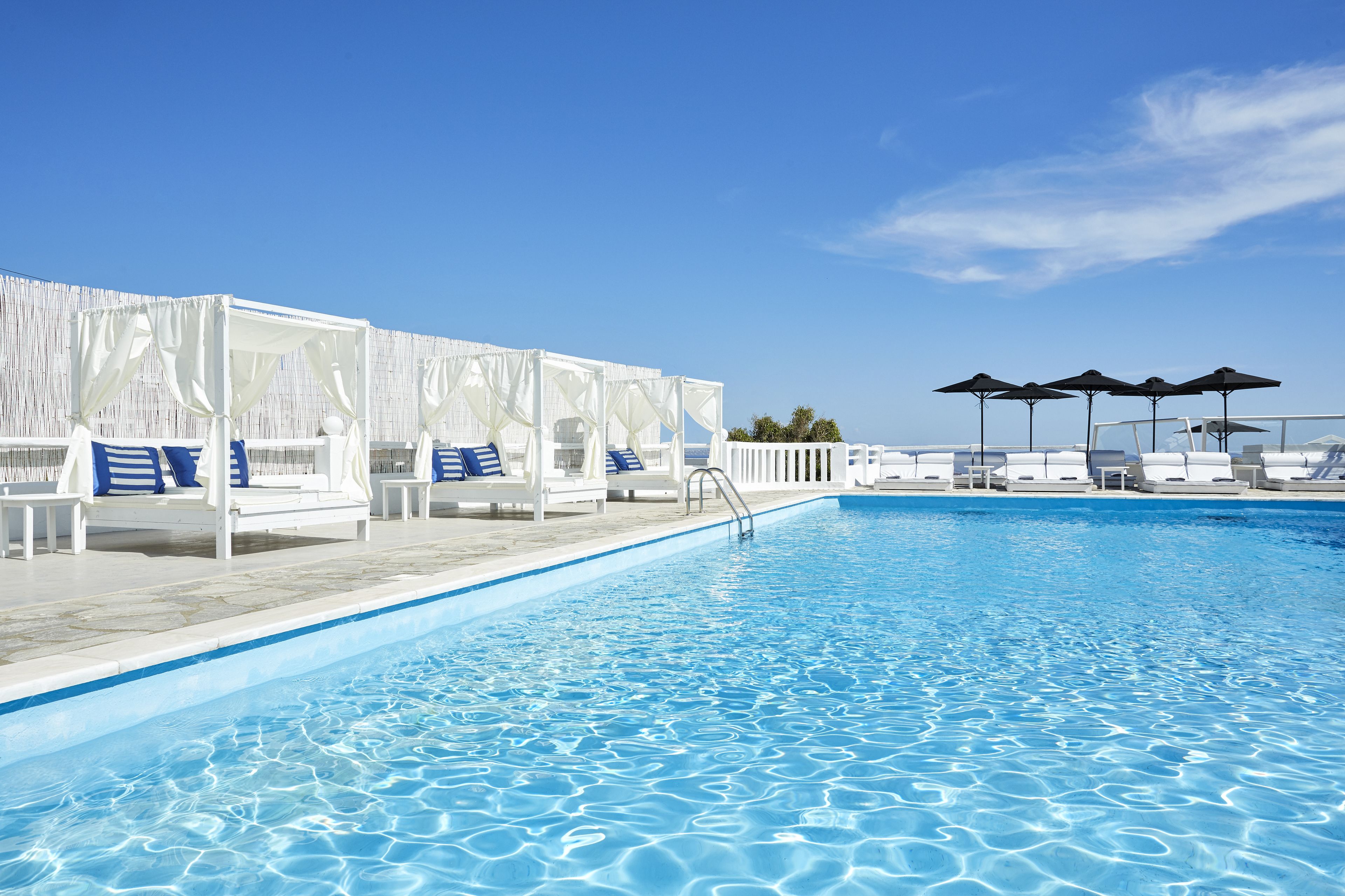 Mr & Mrs White Tinos