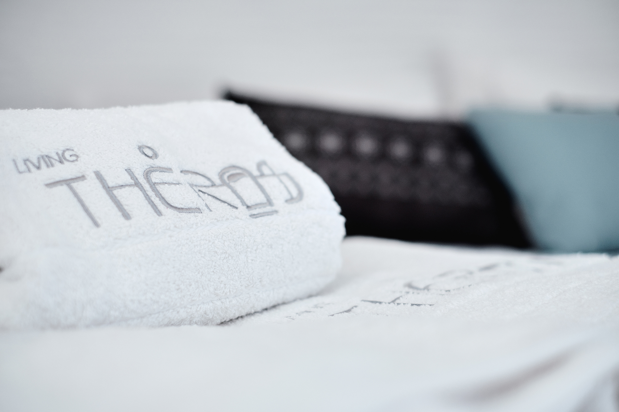 Living Theros Luxury Suites