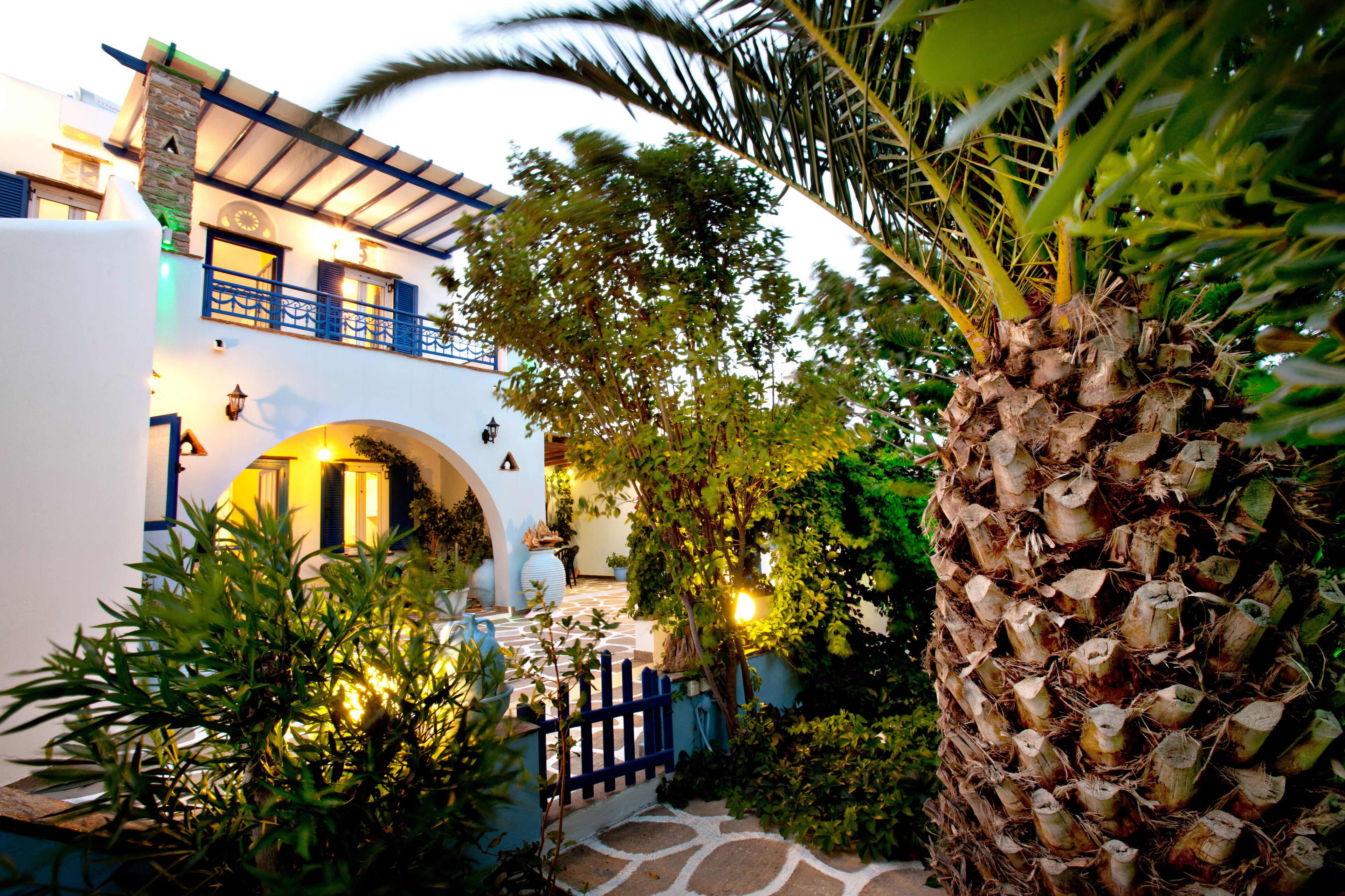 Irini Apartments & Studios