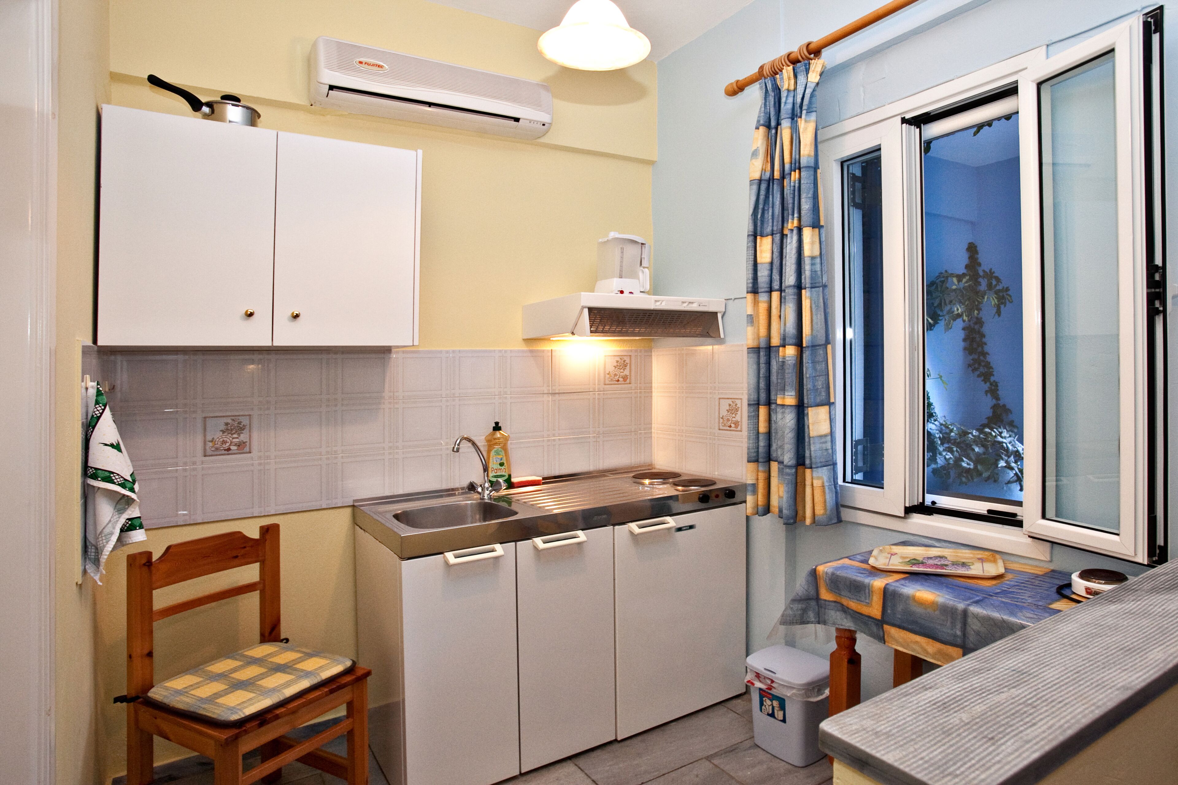 Irini Apartments & Studios