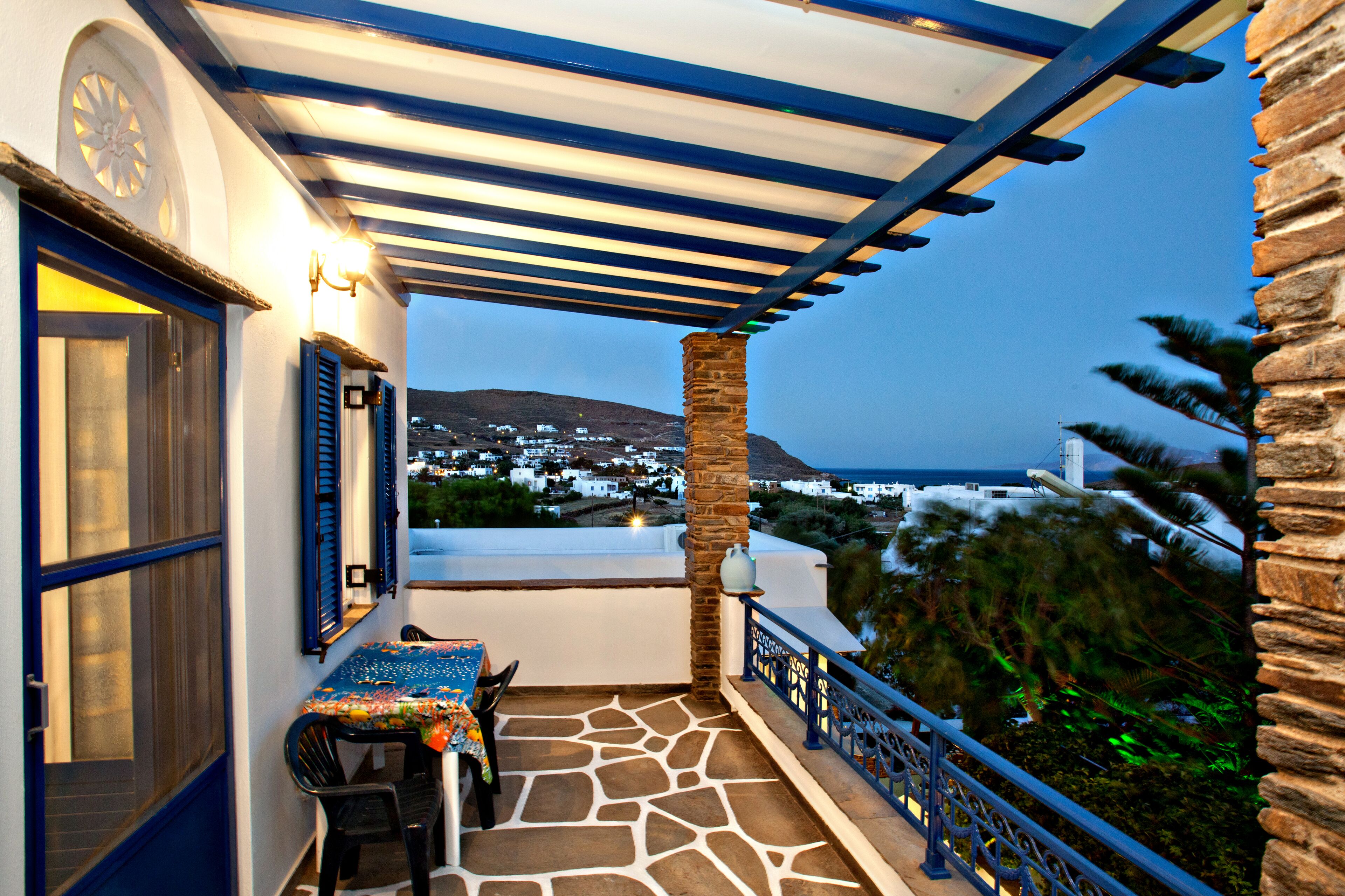 Irini Apartments & Studios