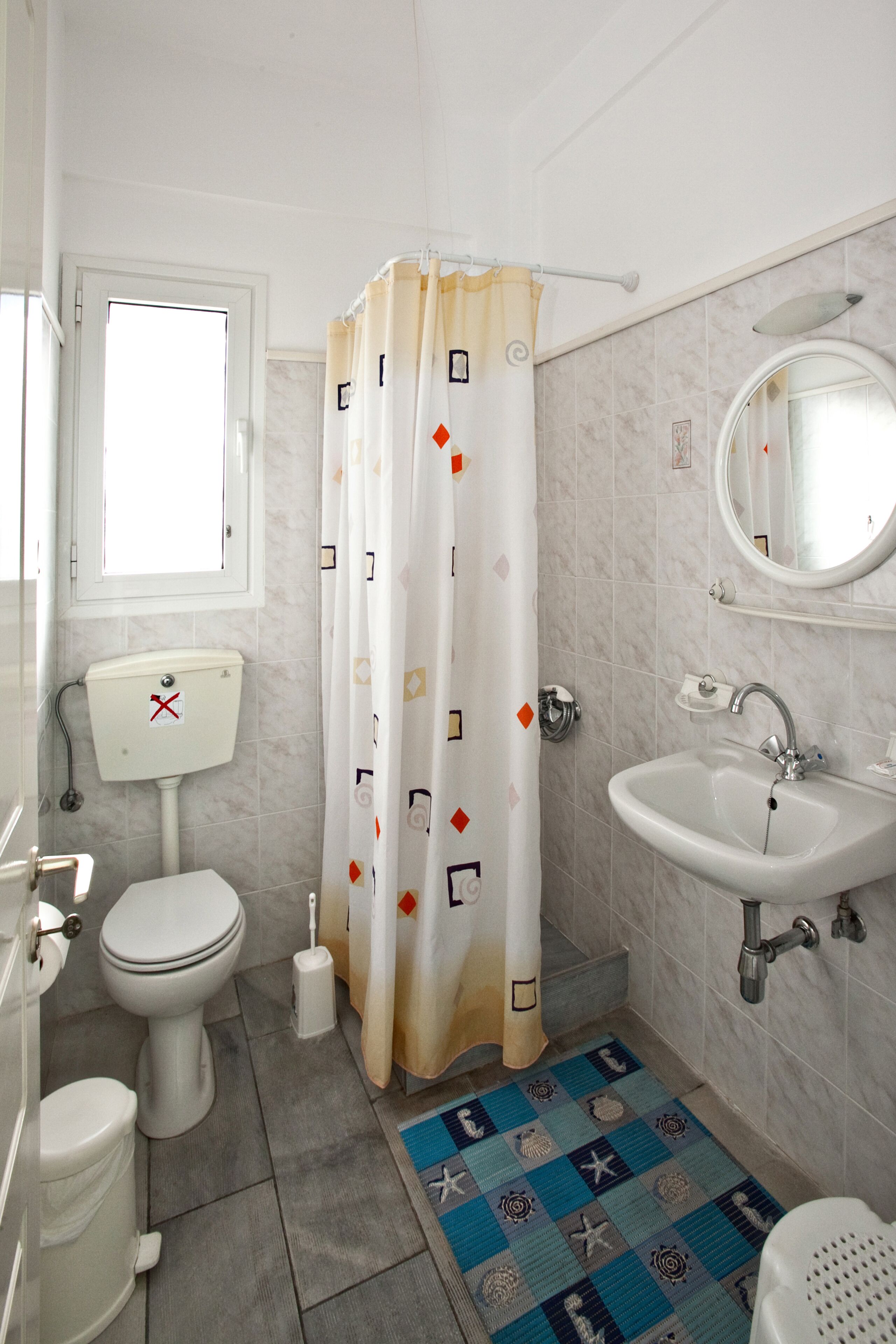 Irini Apartments & Studios