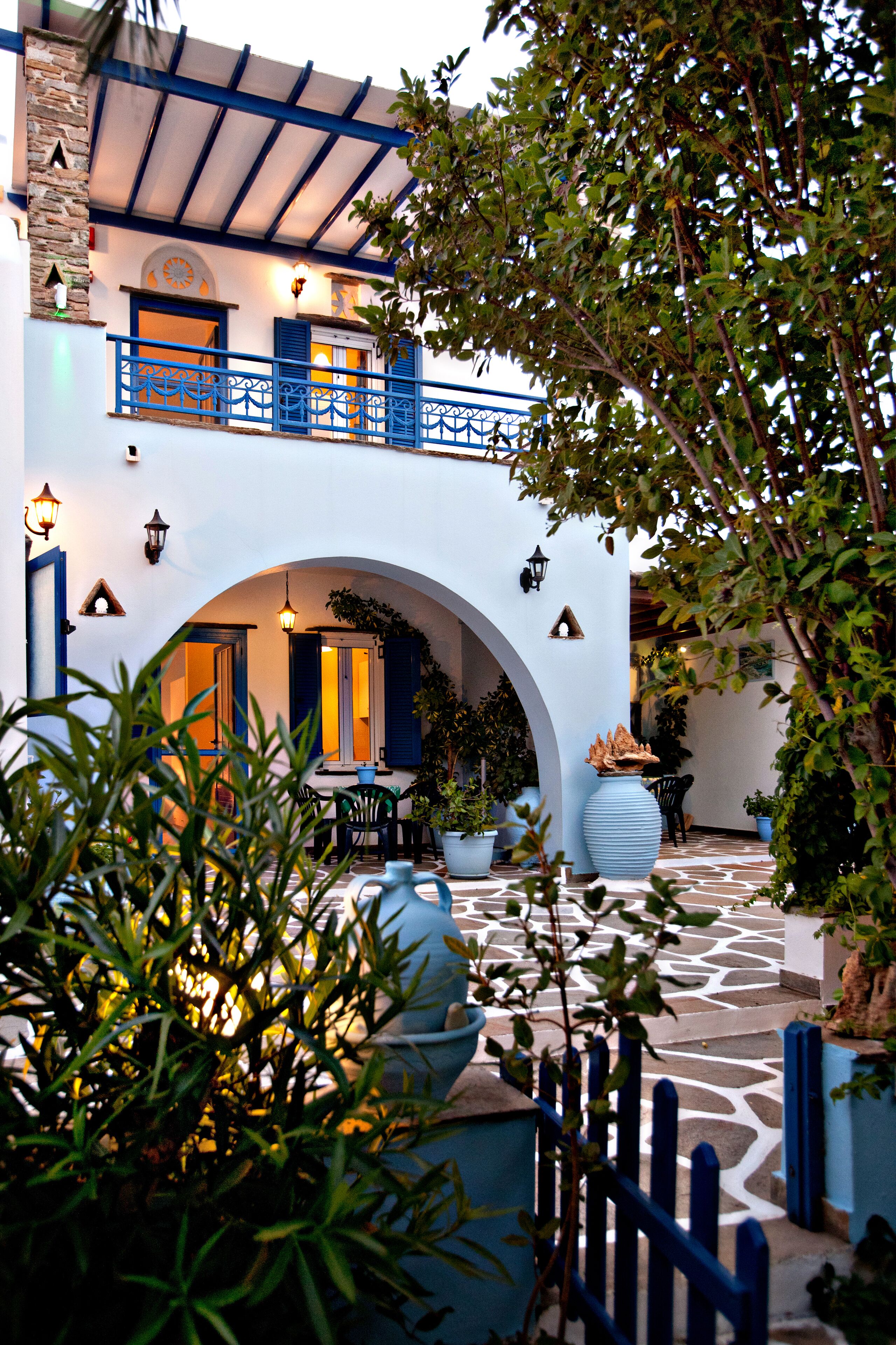 Irini Apartments & Studios