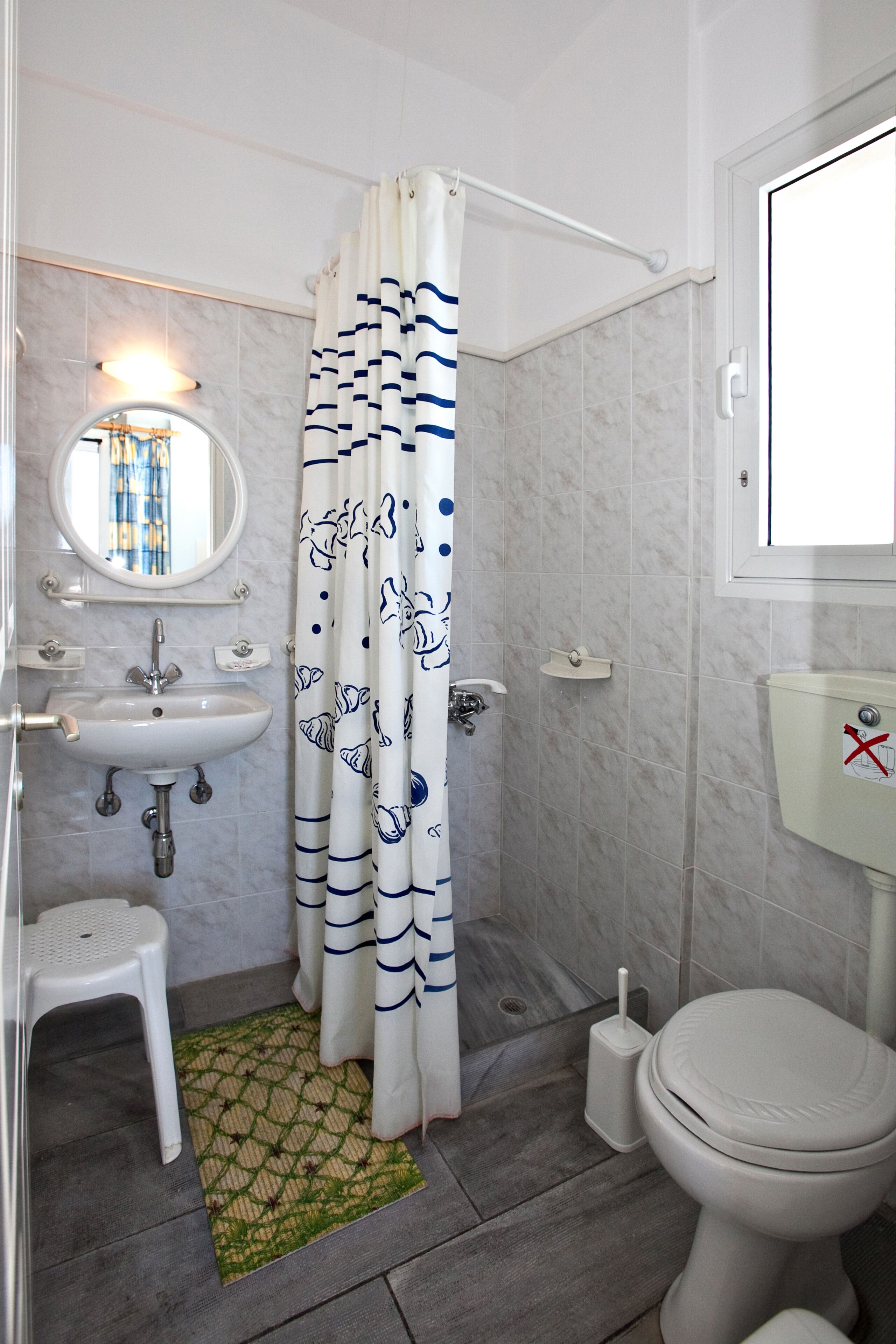 Irini Apartments & Studios