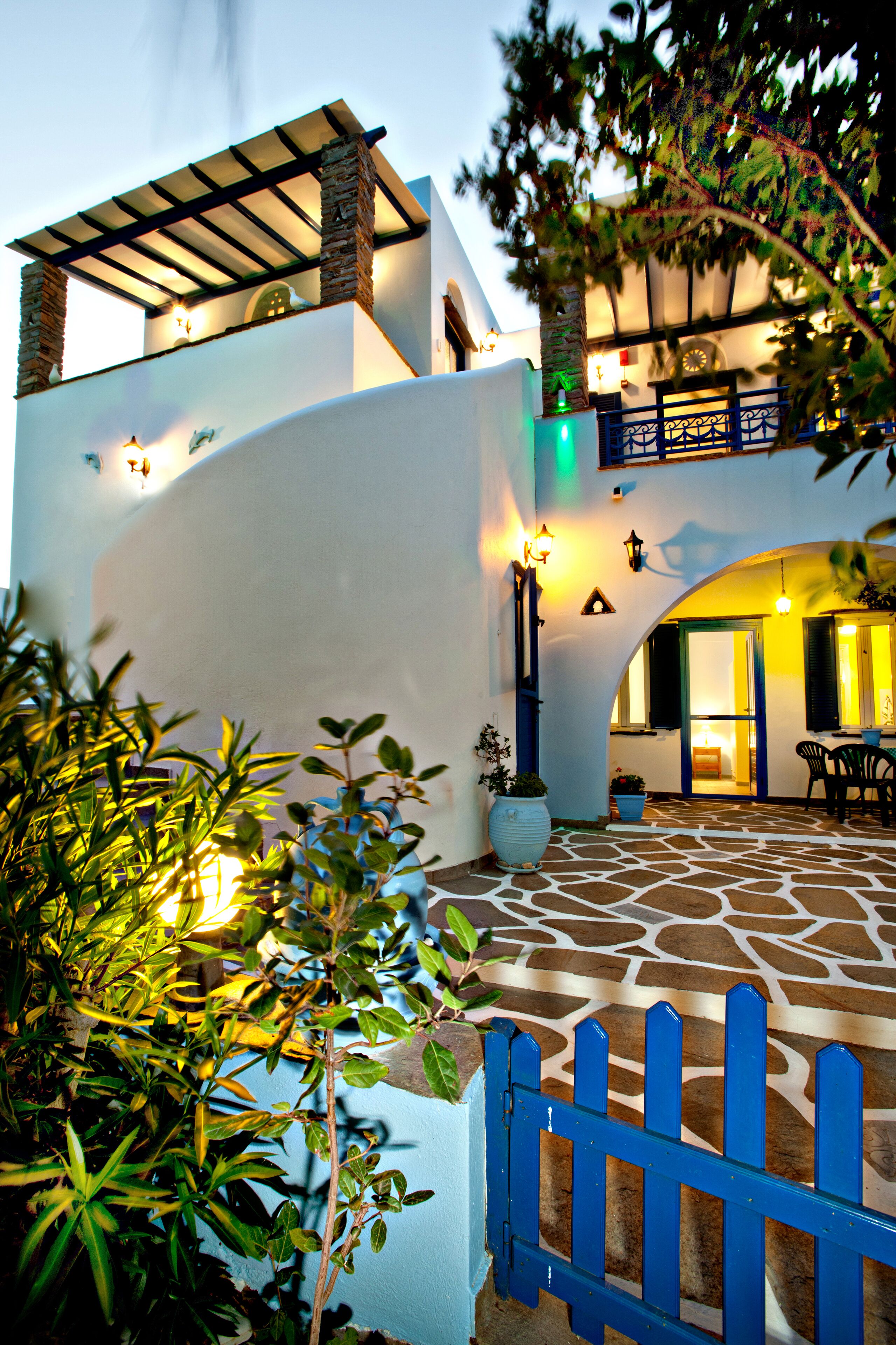 Irini Apartments & Studios