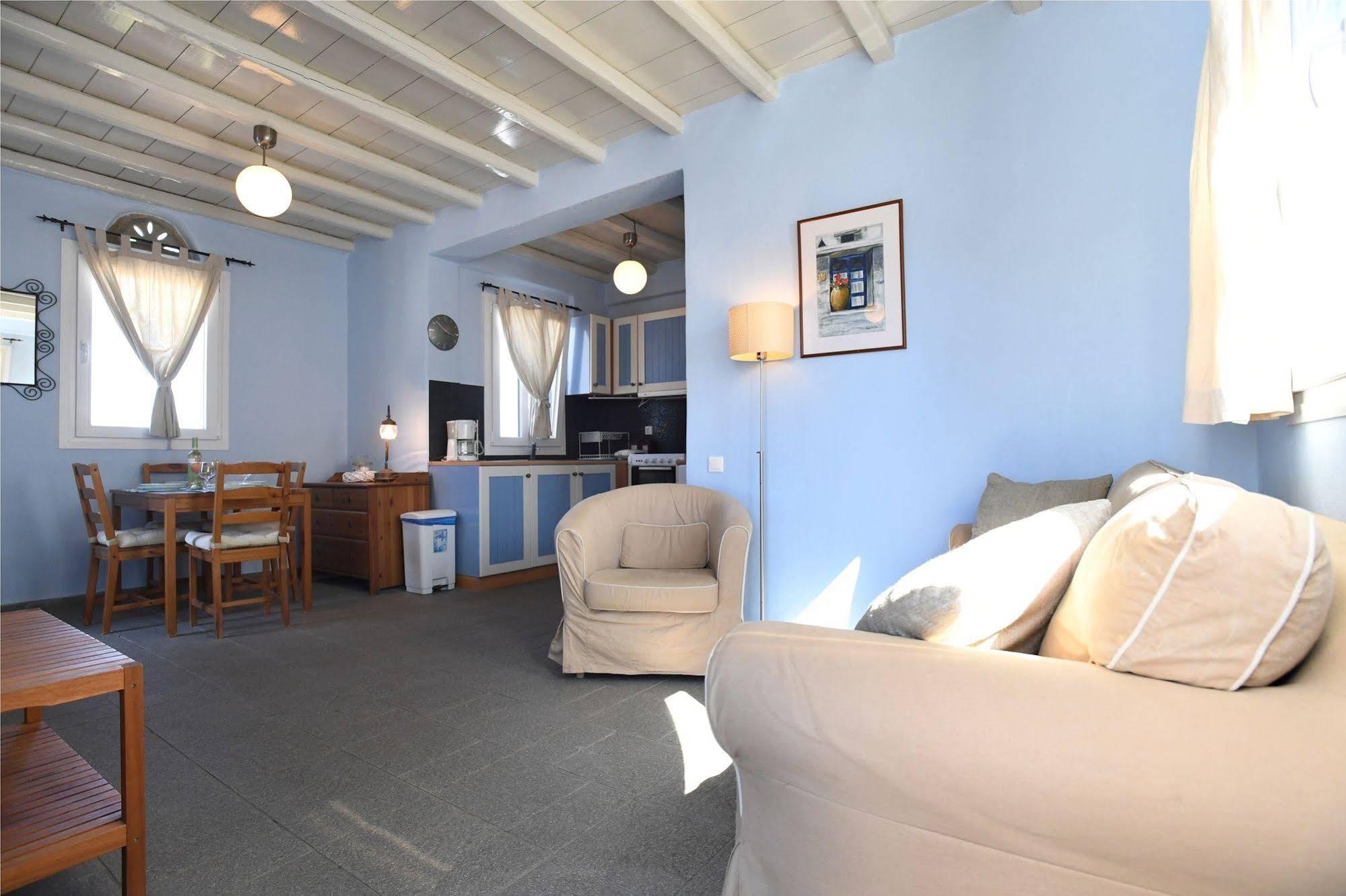 Glafki Studios & Suites