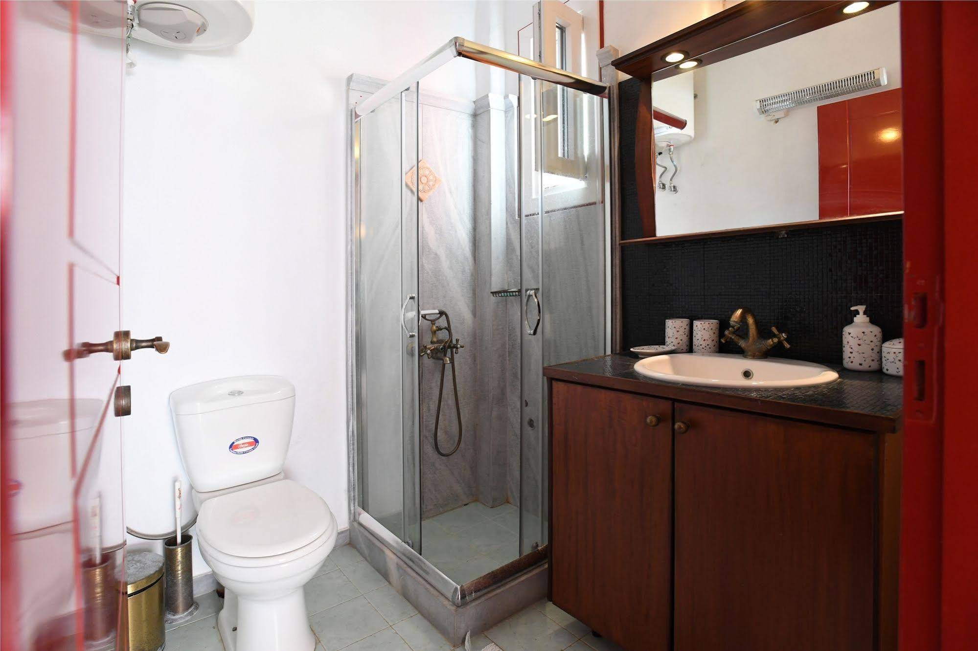 Glafki Studios & Suites