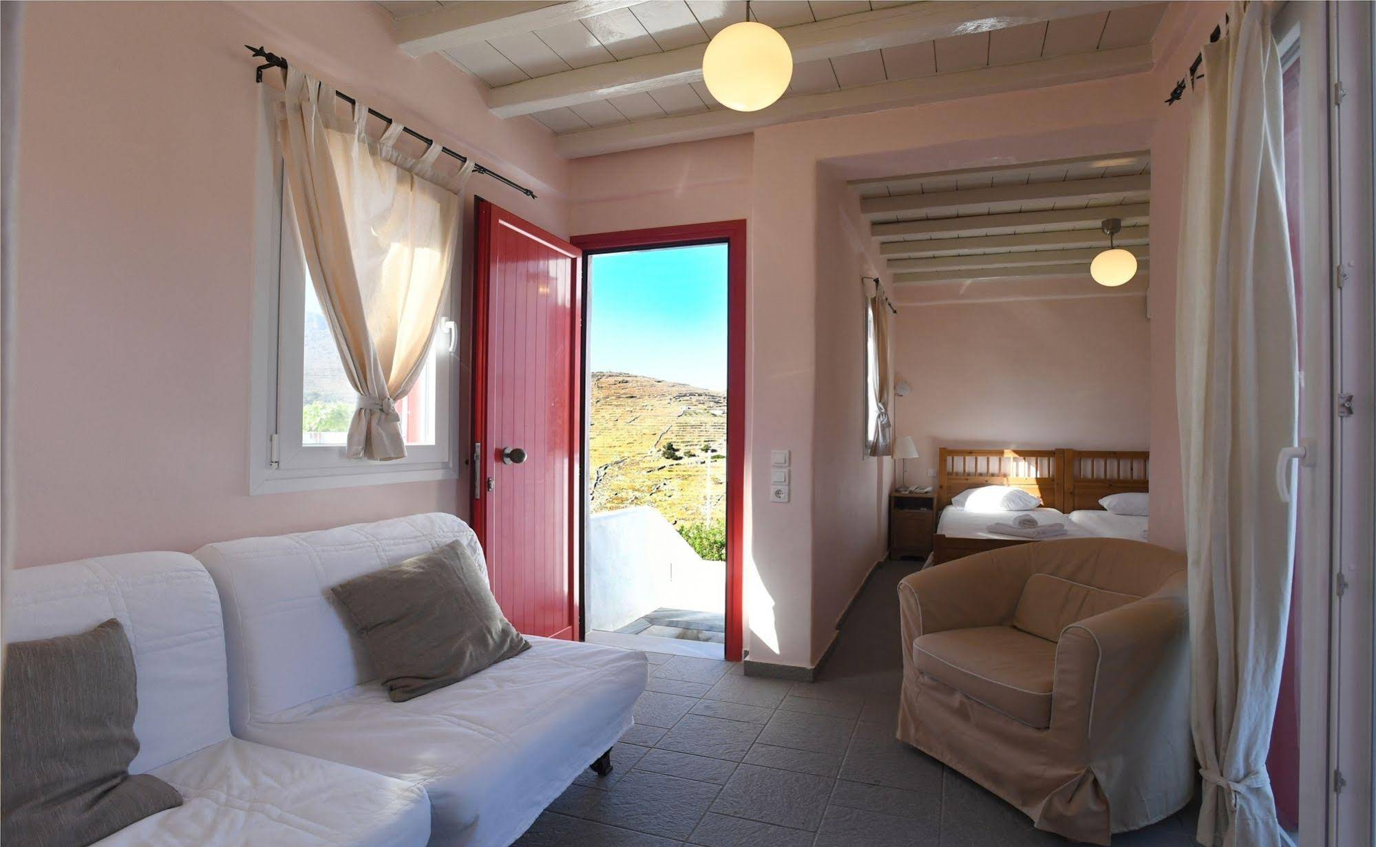 Glafki Studios & Suites