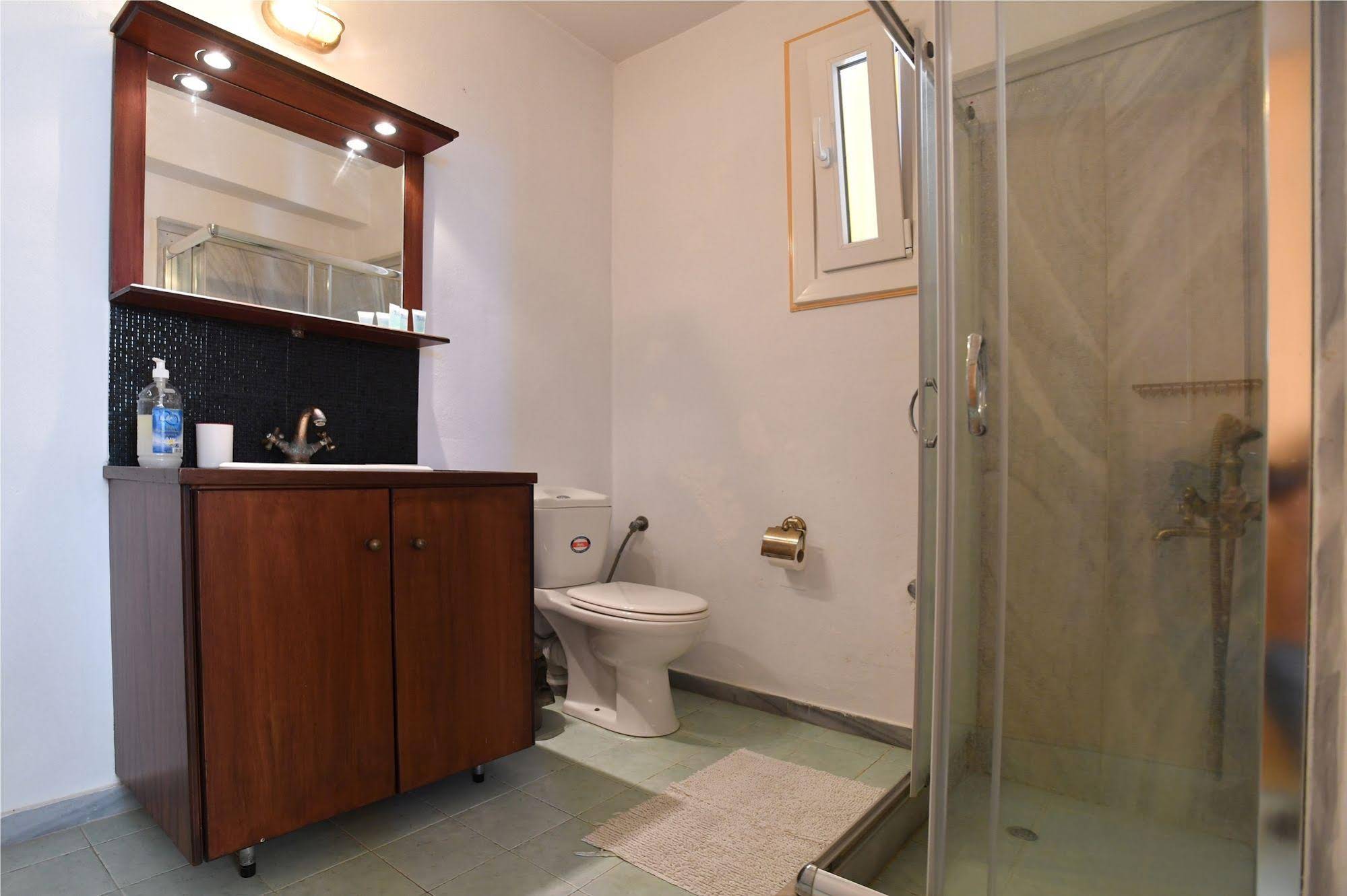 Glafki Studios & Suites