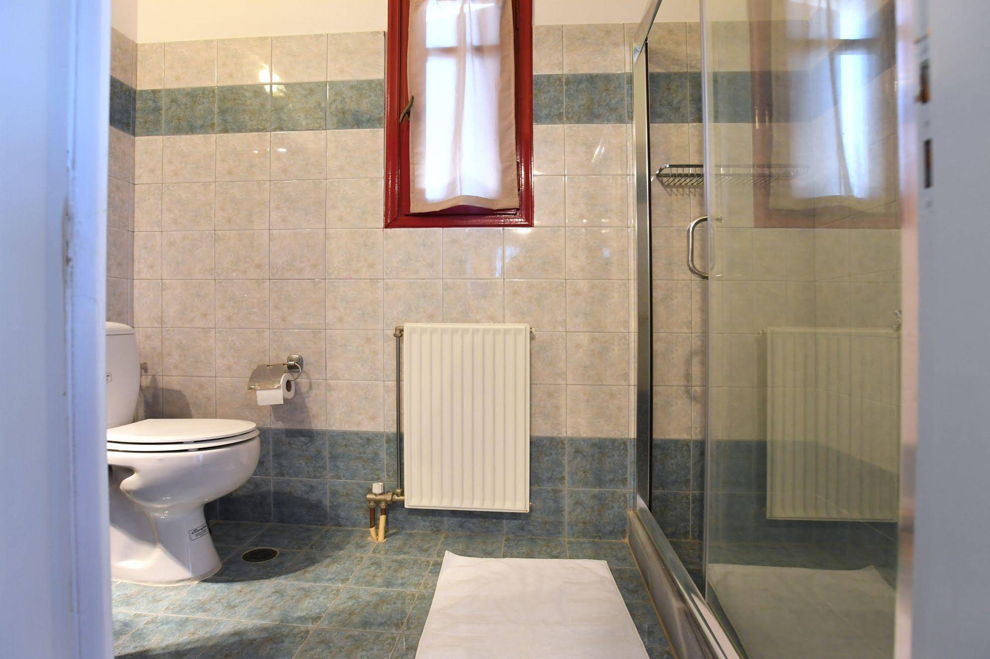 Glafki Studios & Suites