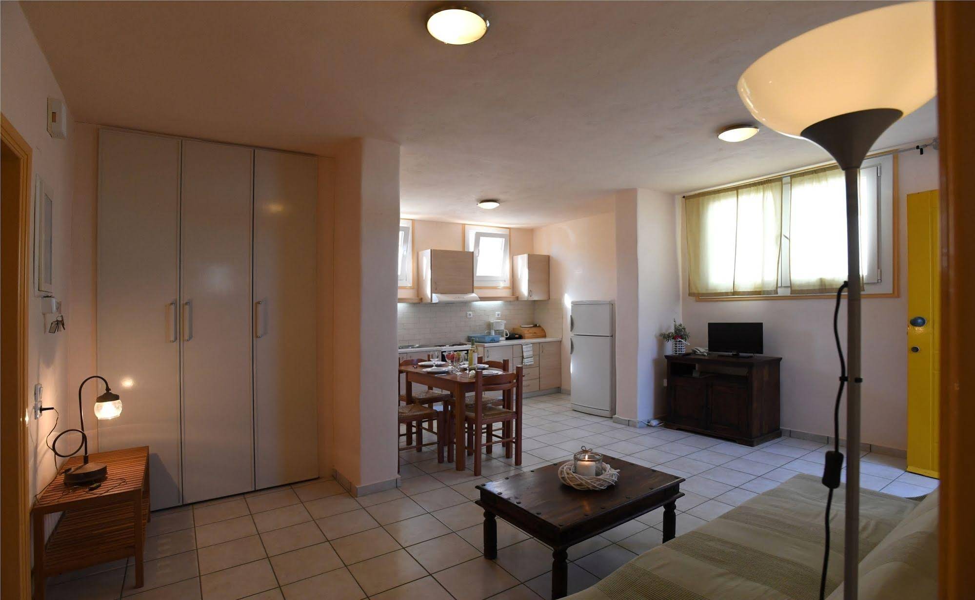 Glafki Studios & Suites