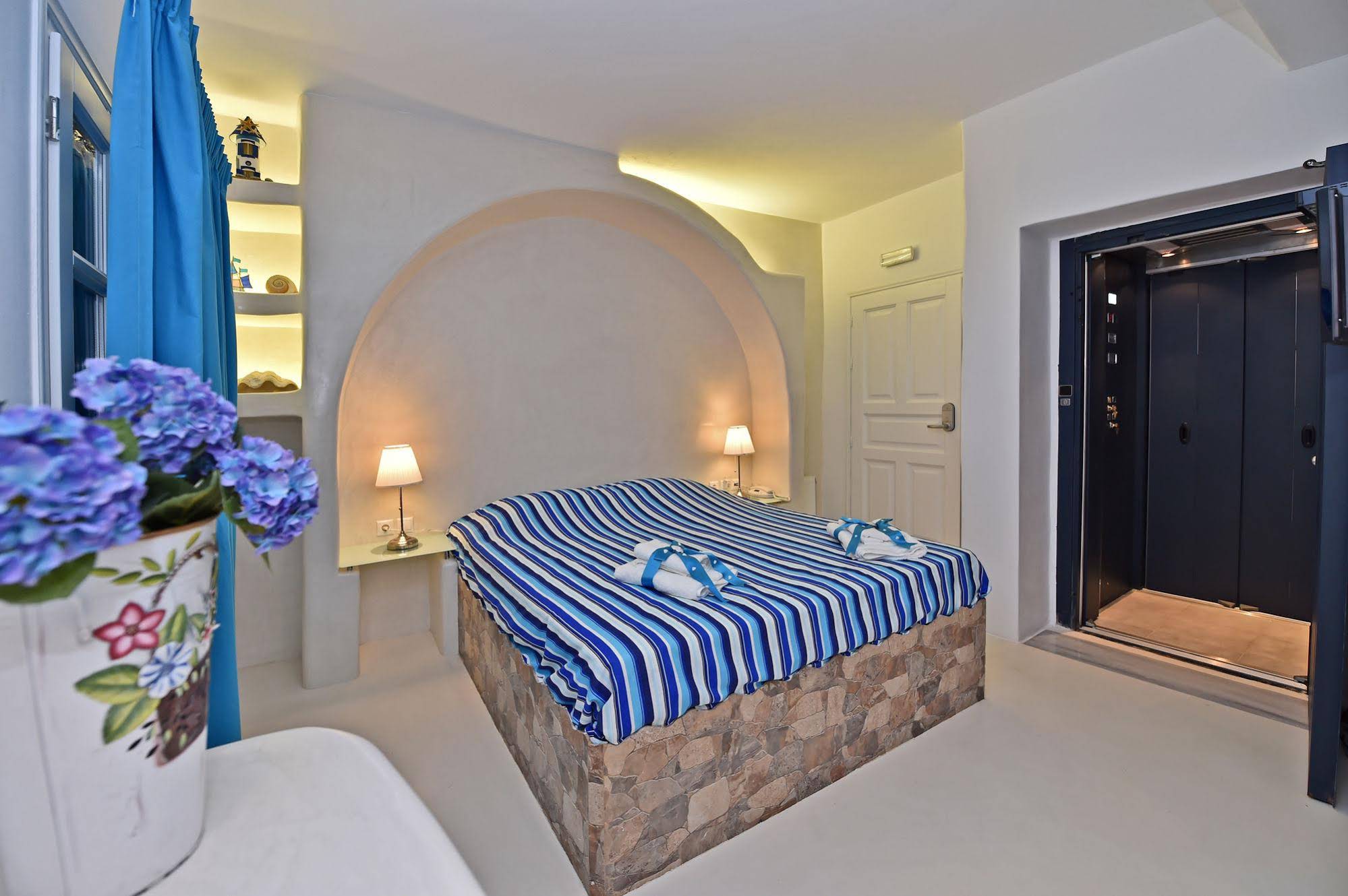 Tinos Aqua Palazzo