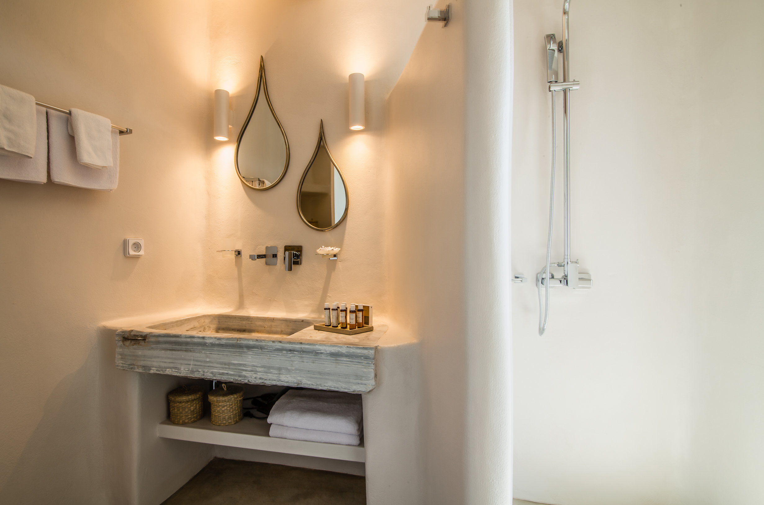 Aeolis Tinos Suites