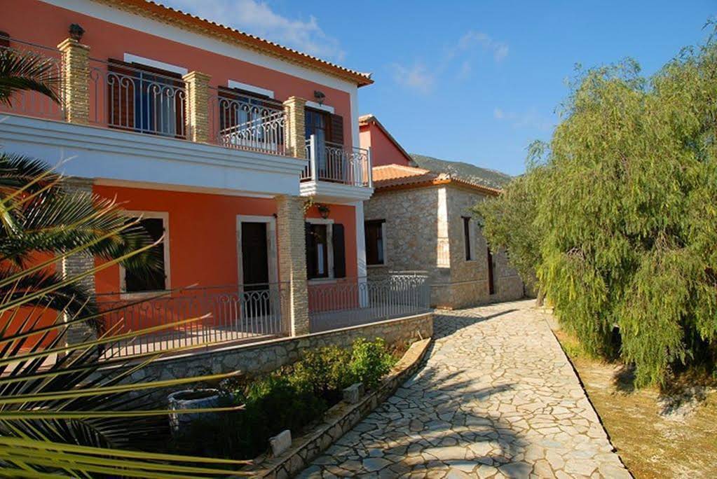 Anatoli Labreon Guesthouse - Apartments