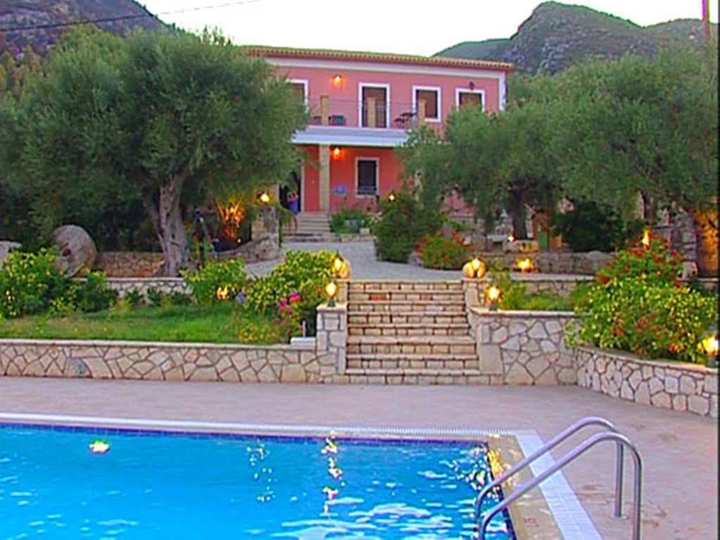 Anatoli Labreon Guesthouse - Apartments
