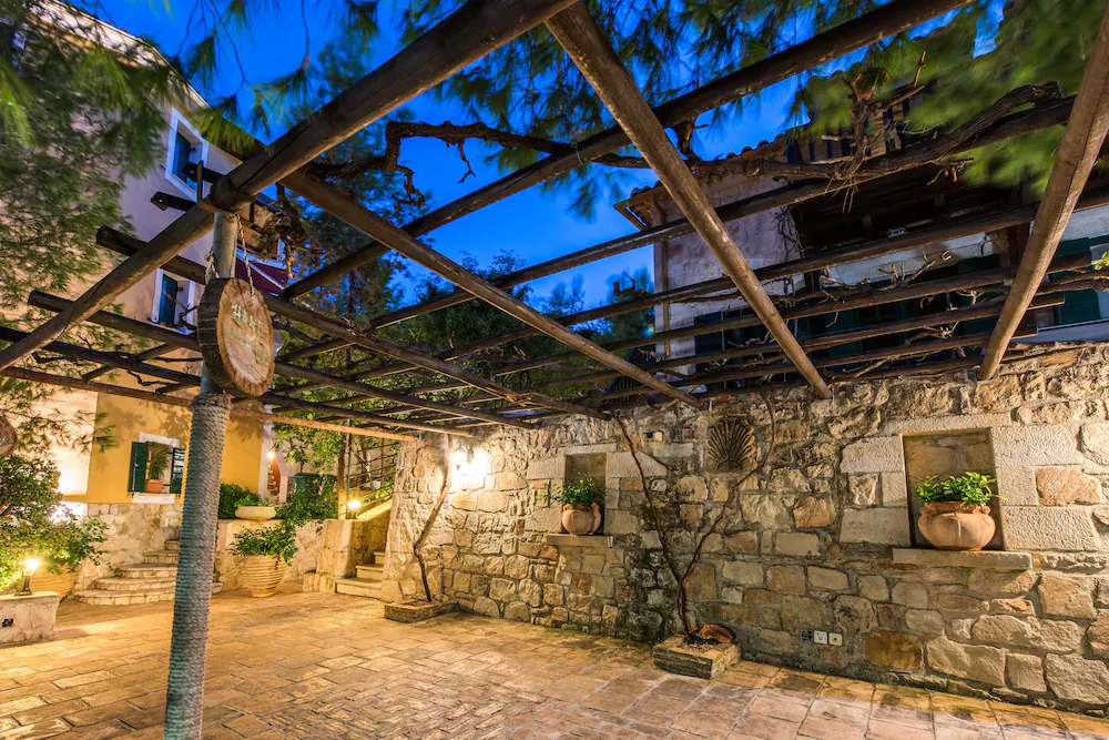 Nobelos Seaside Lodge