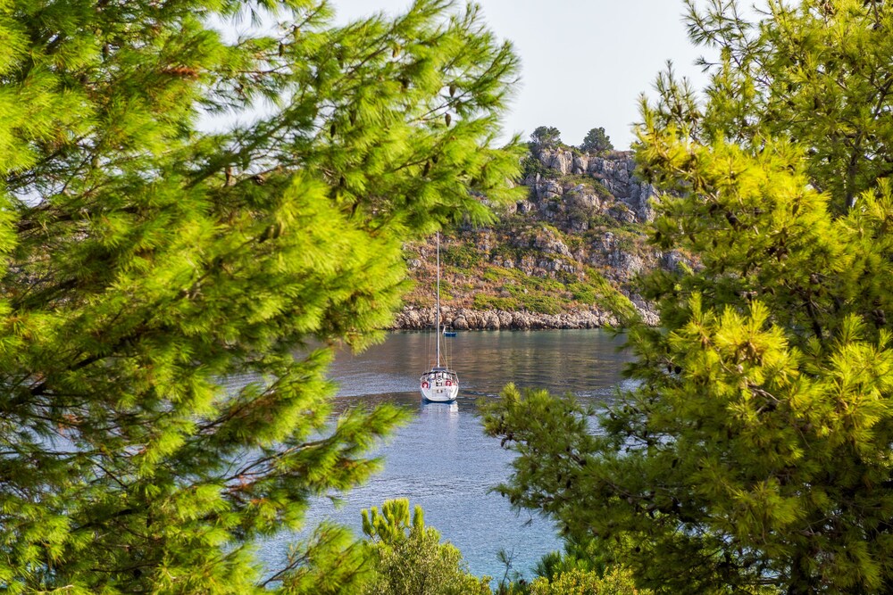 Nobelos Seaside Lodge