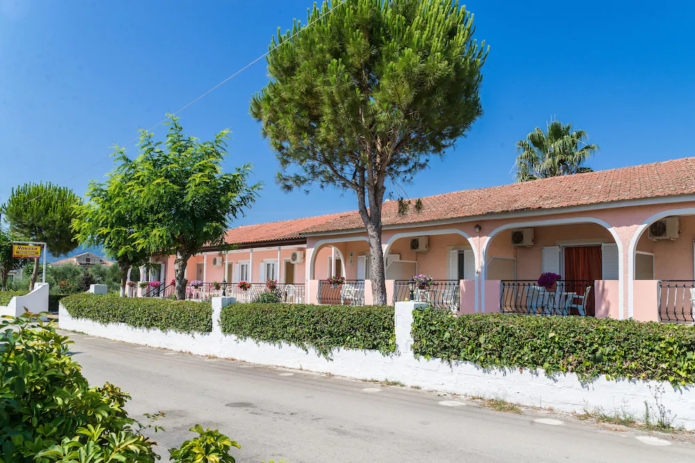 Roussa's Apartments