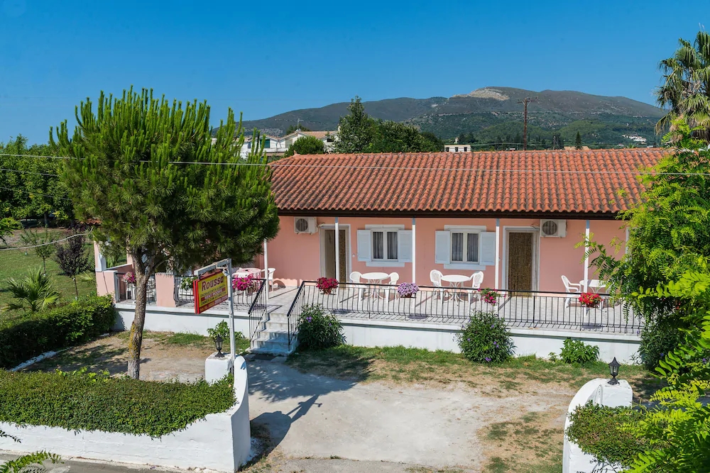 Roussa's Apartments