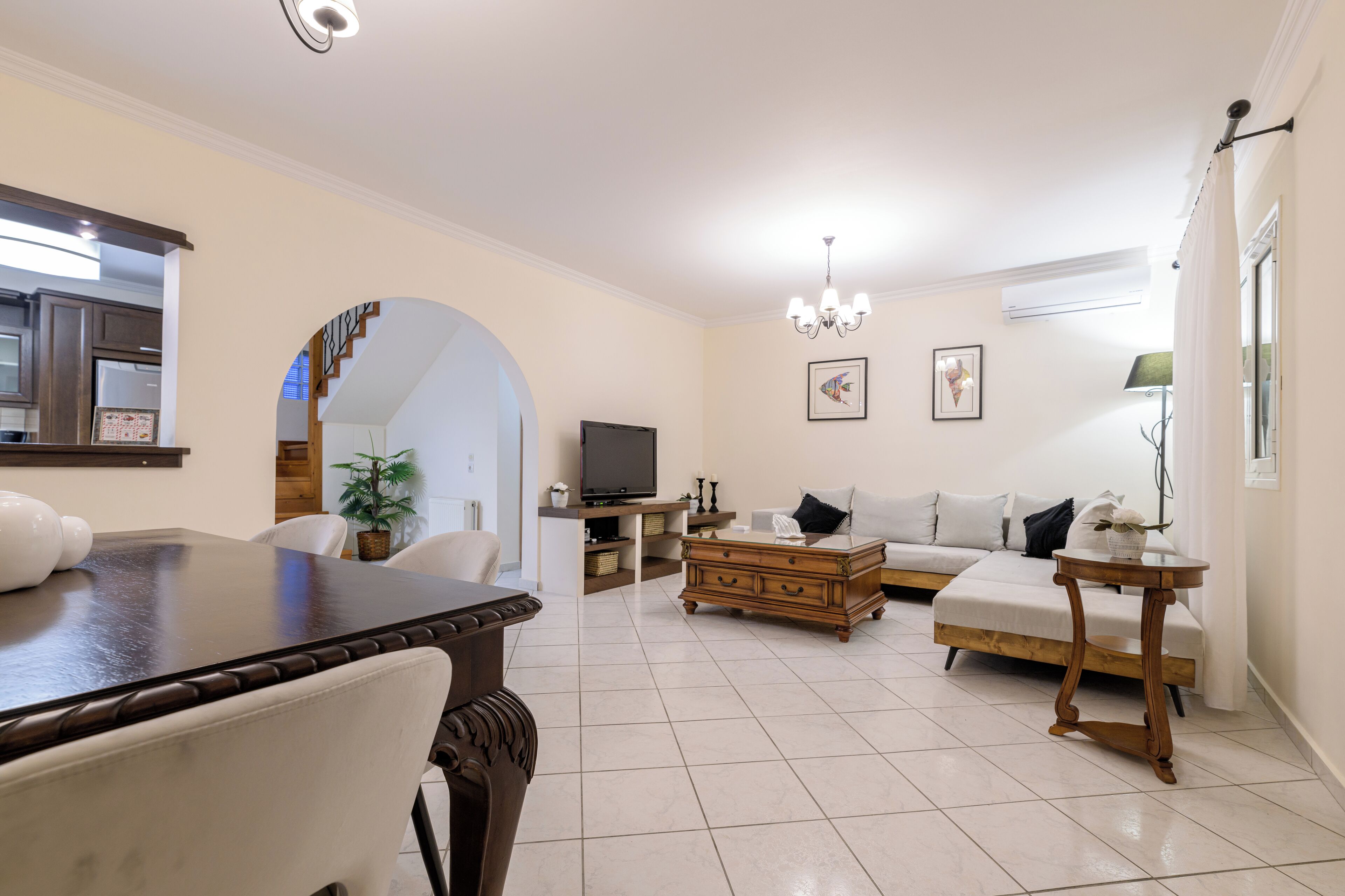 Diogenis House