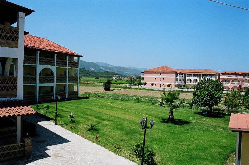 Elpida Hotel