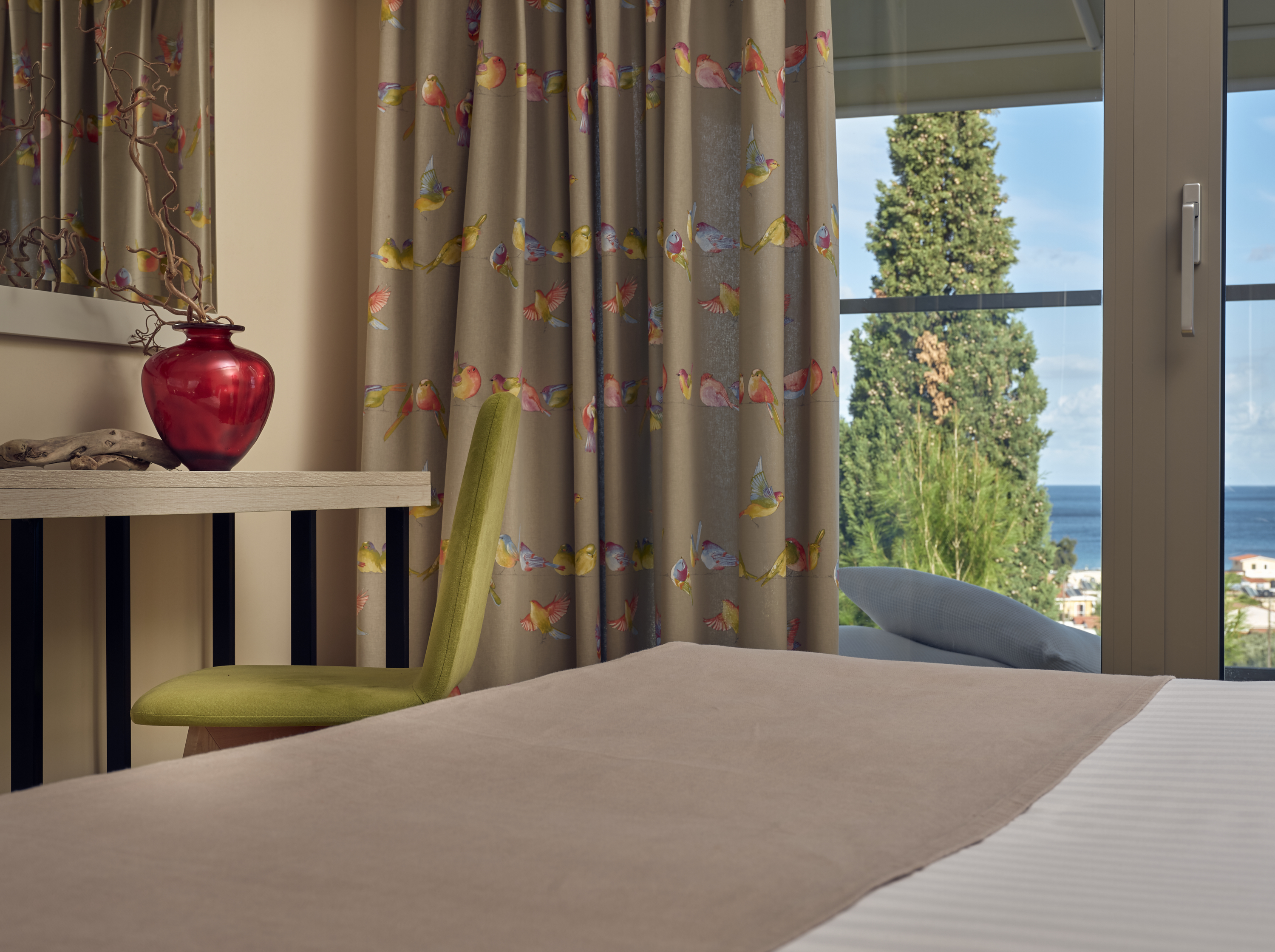 Koukounaria Hotel & Suites