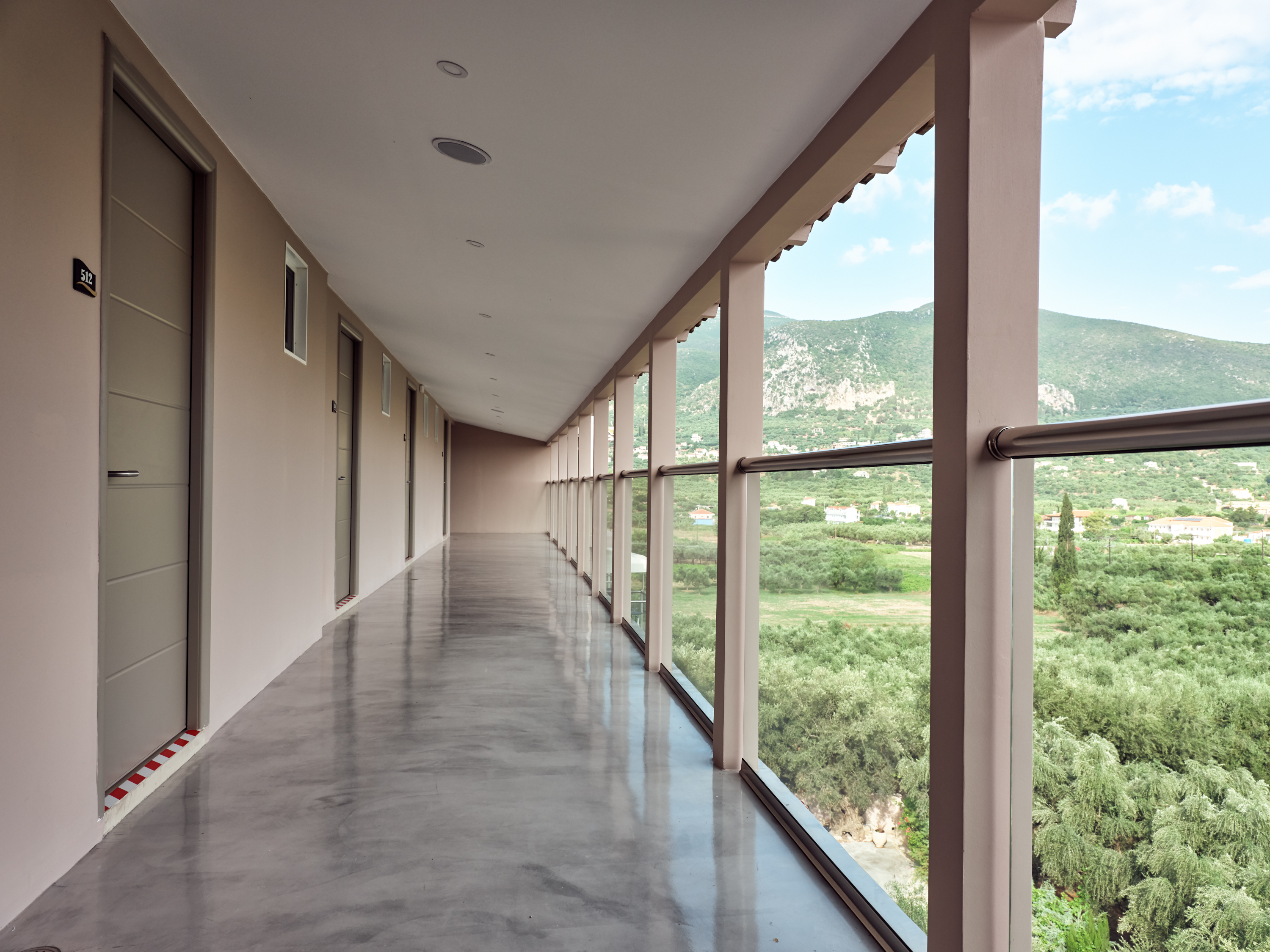 Koukounaria Hotel & Suites