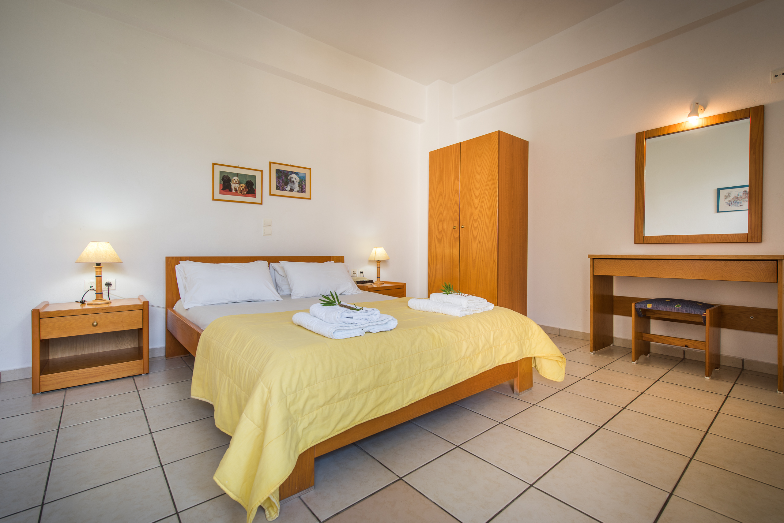 Koukounaria Hotel & Suites