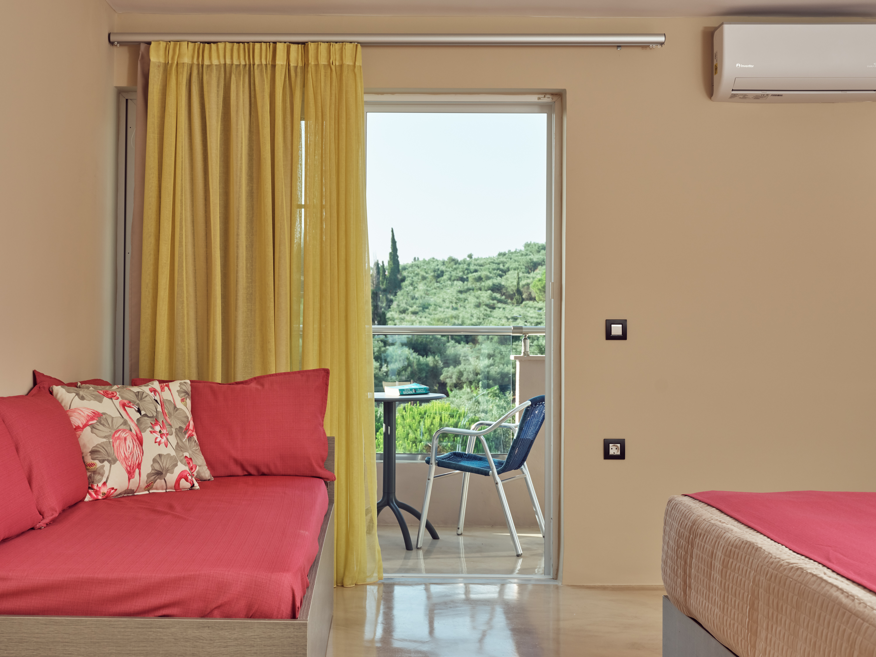 Koukounaria Hotel & Suites