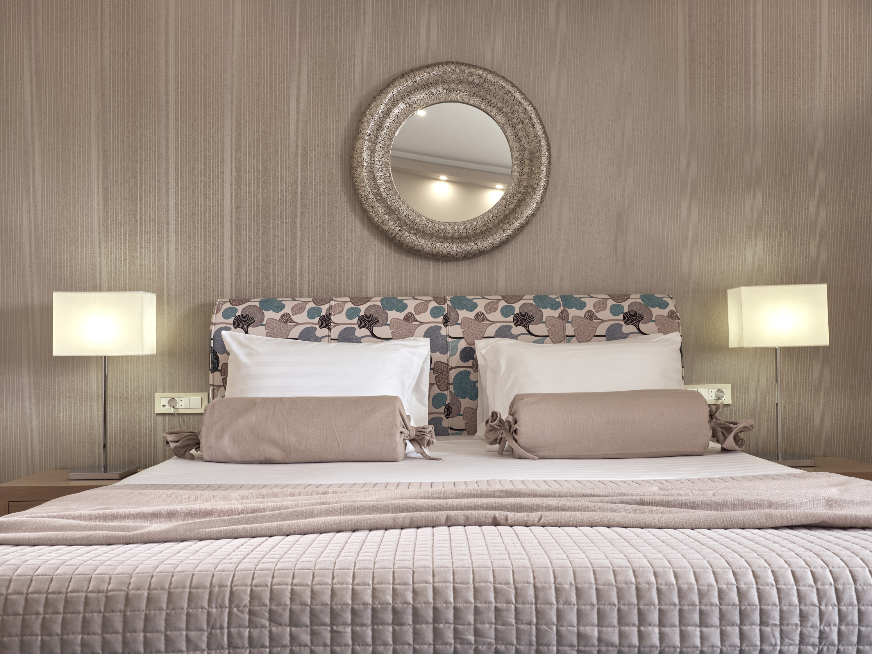 Koukounaria Hotel & Suites