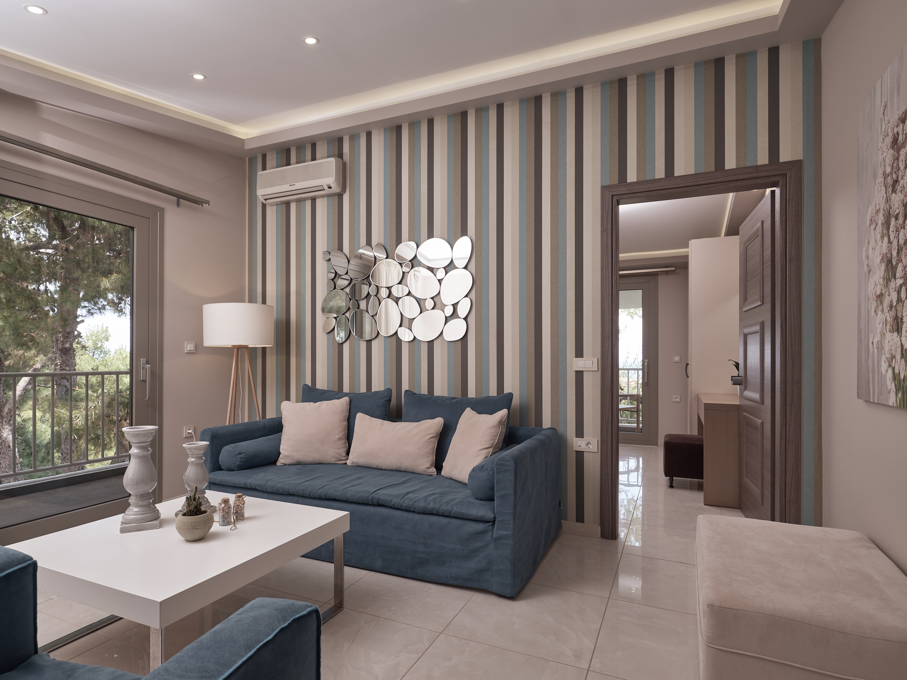 Koukounaria Hotel & Suites