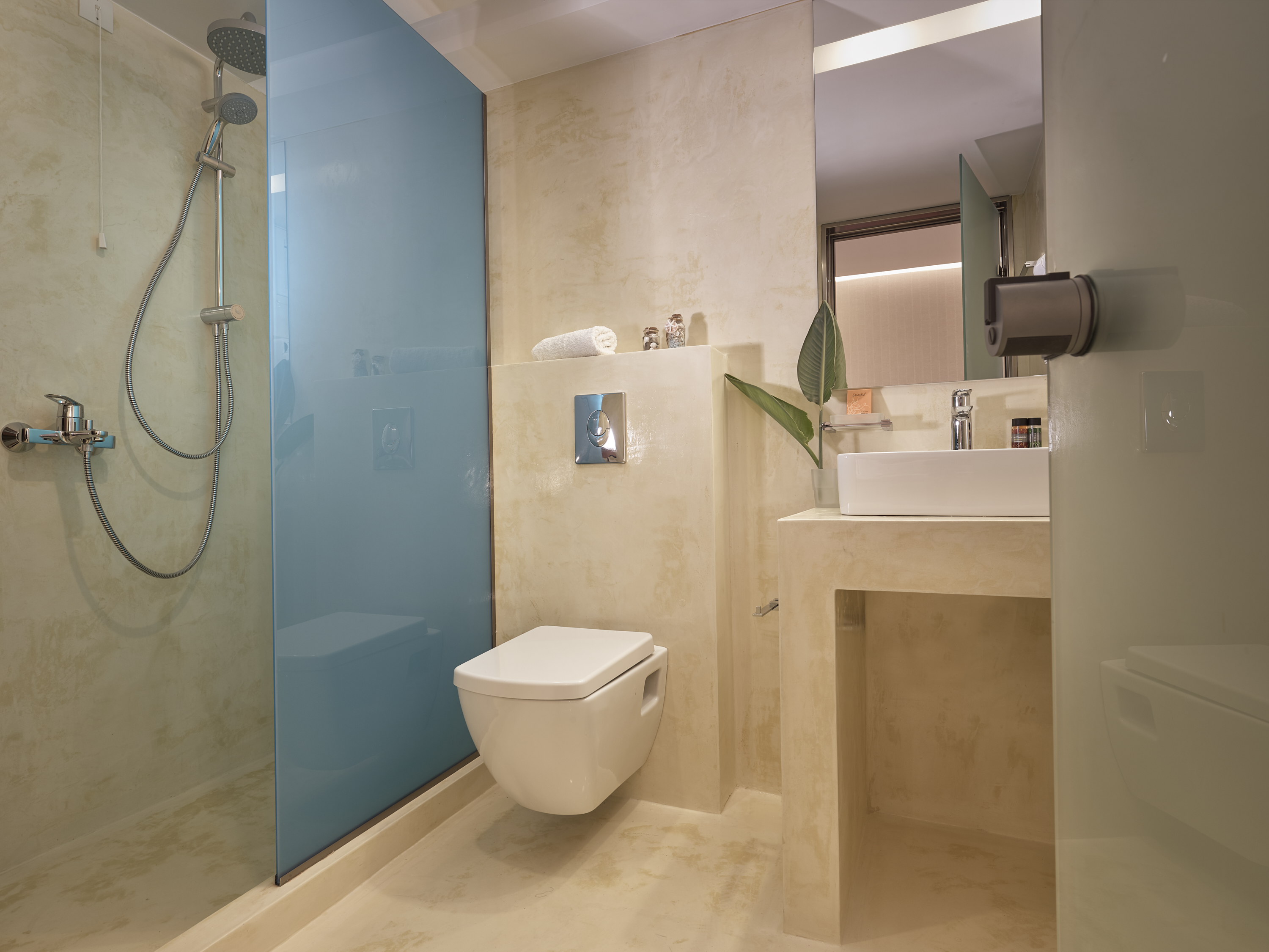 Koukounaria Hotel & Suites
