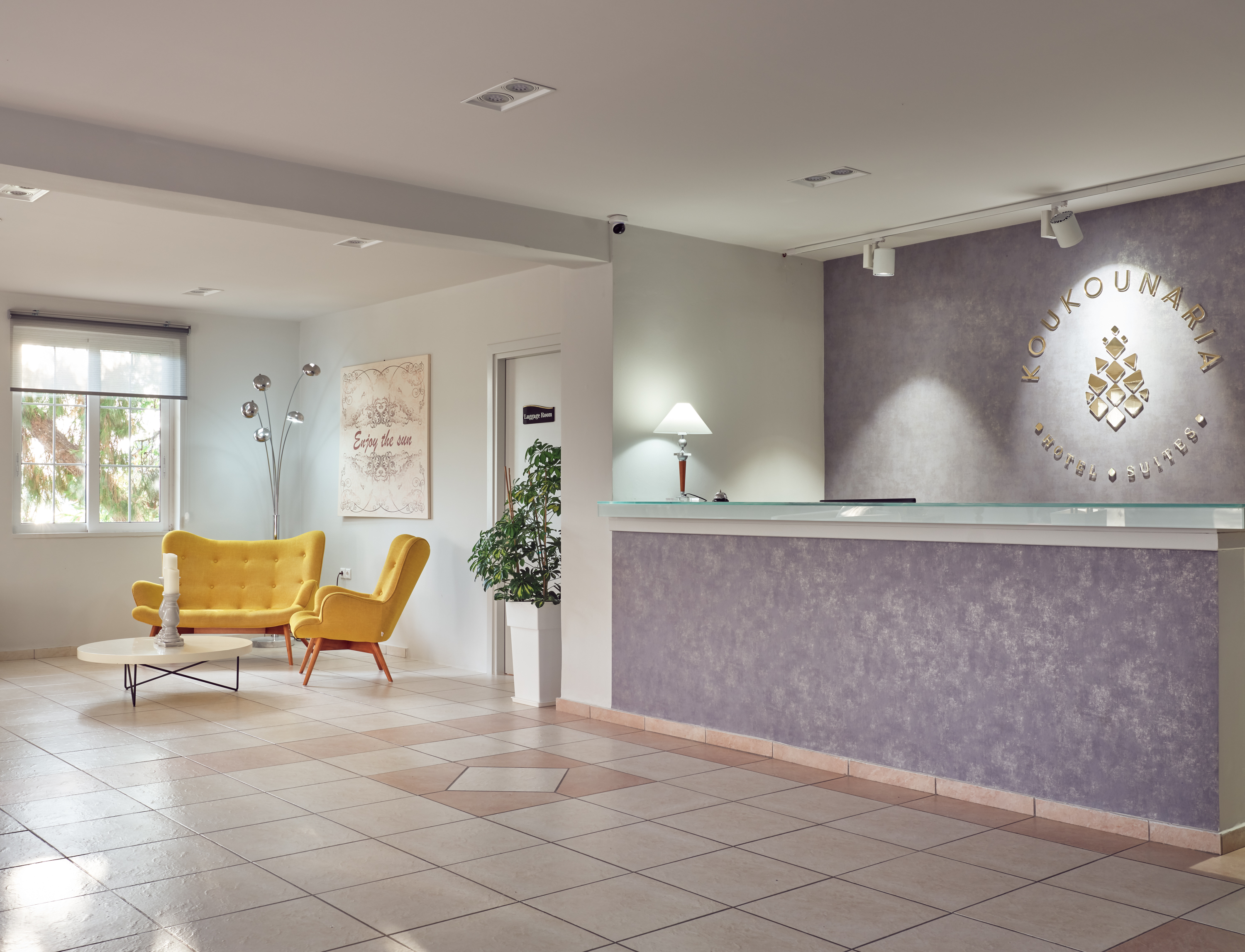 Koukounaria Hotel & Suites